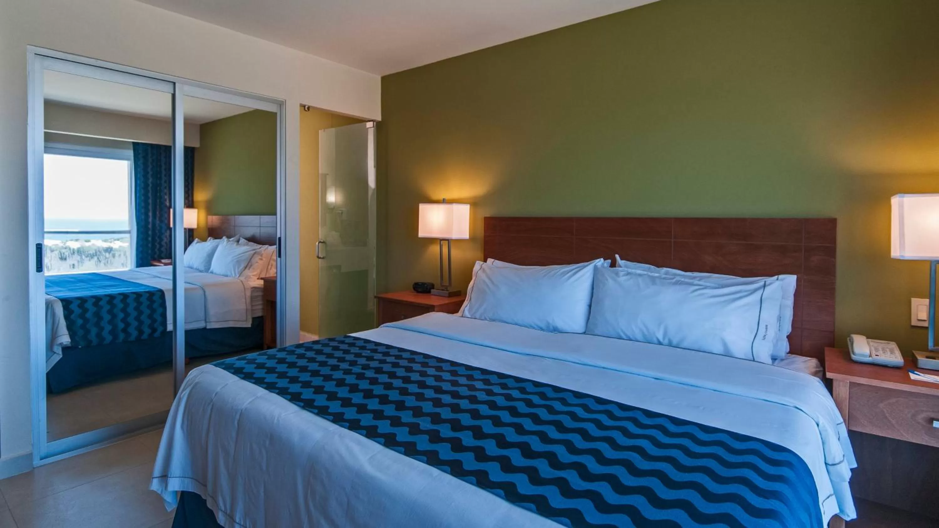 Photo of the whole room, Bed in Holiday Inn Express Cabo San Lucas by IHG