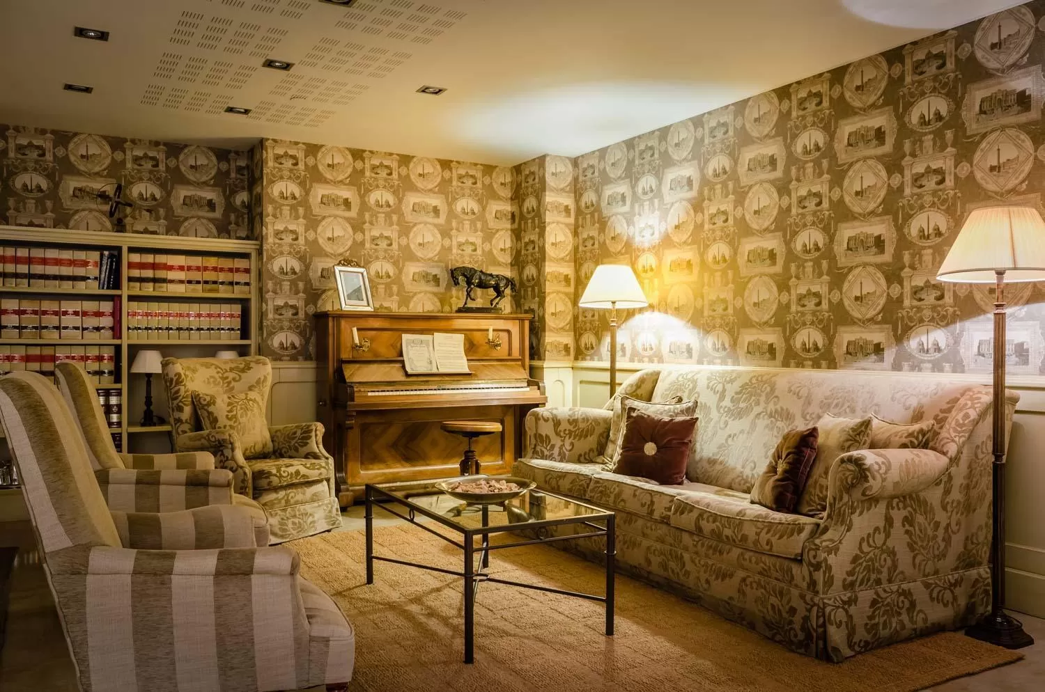 Seating area in Gran Hotel La Perla