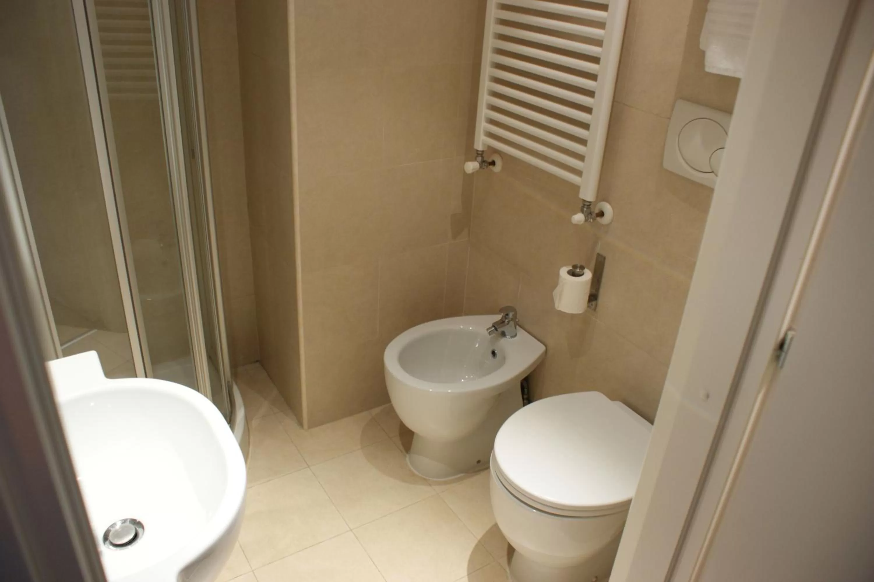 Bathroom in Hotel Aniene