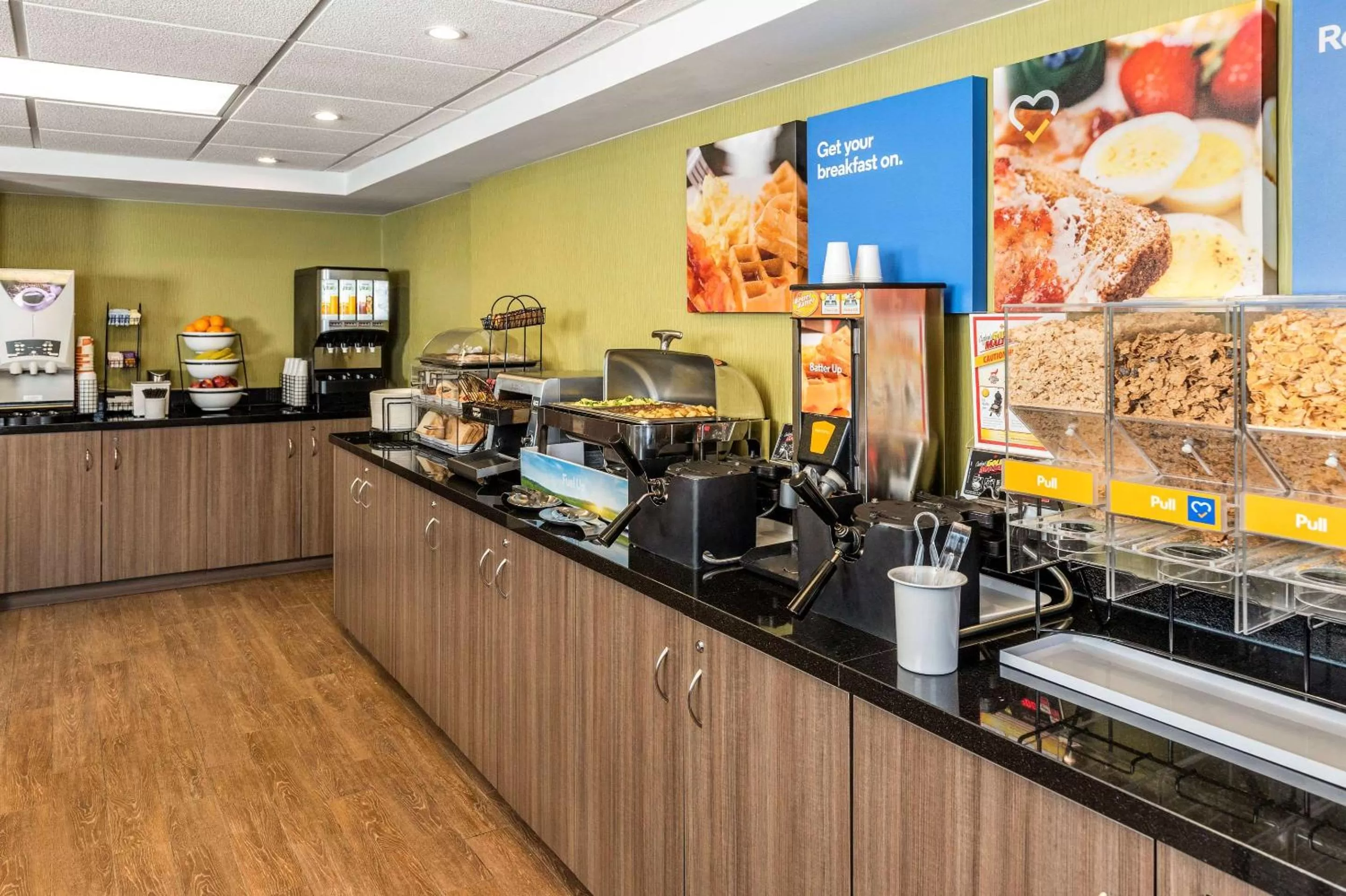 Restaurant/places to eat in Comfort Inn Airport