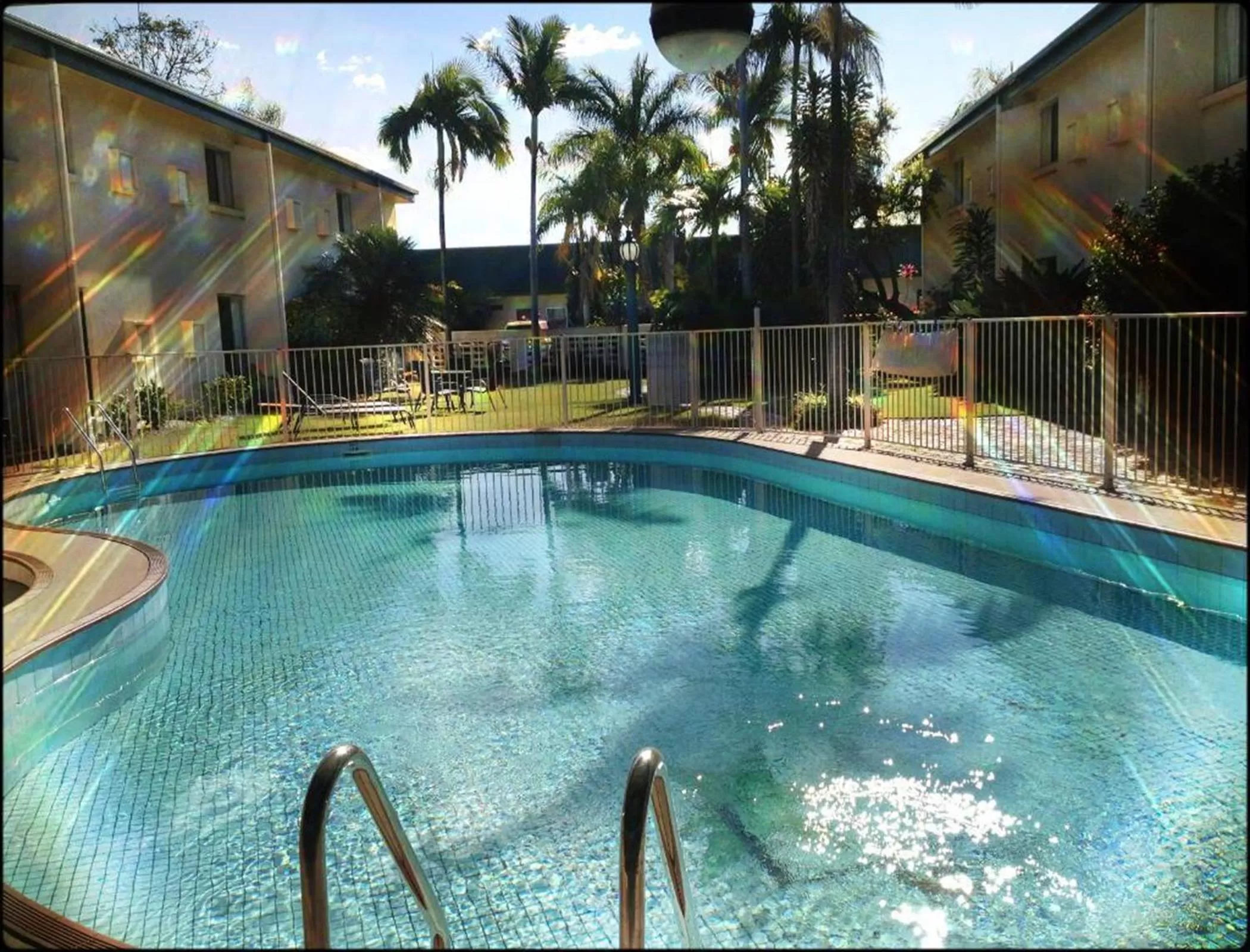 Swimming pool in Emerald Central Hotel Official