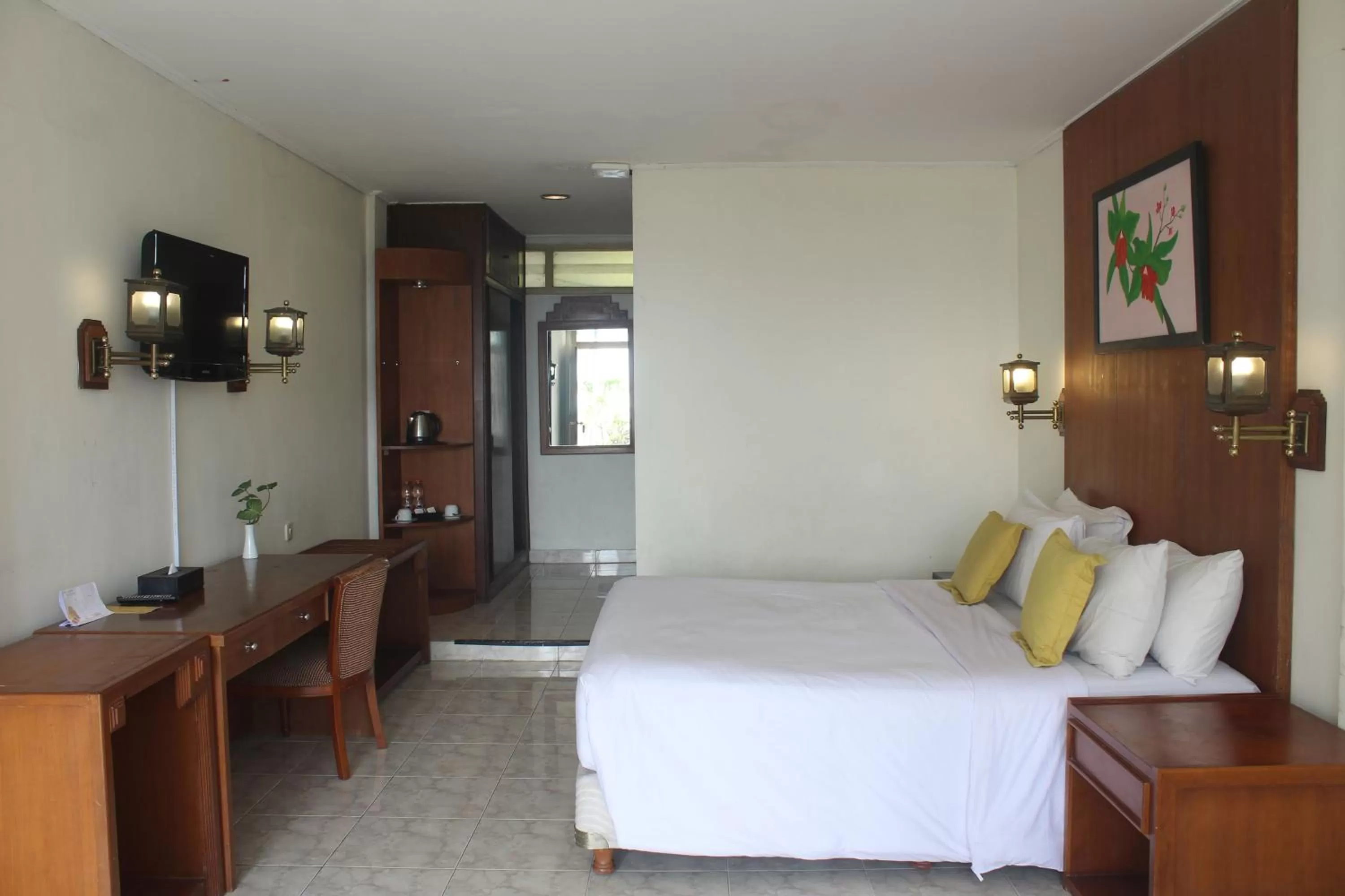 Bed in Inna Tretes Hotel & Resort