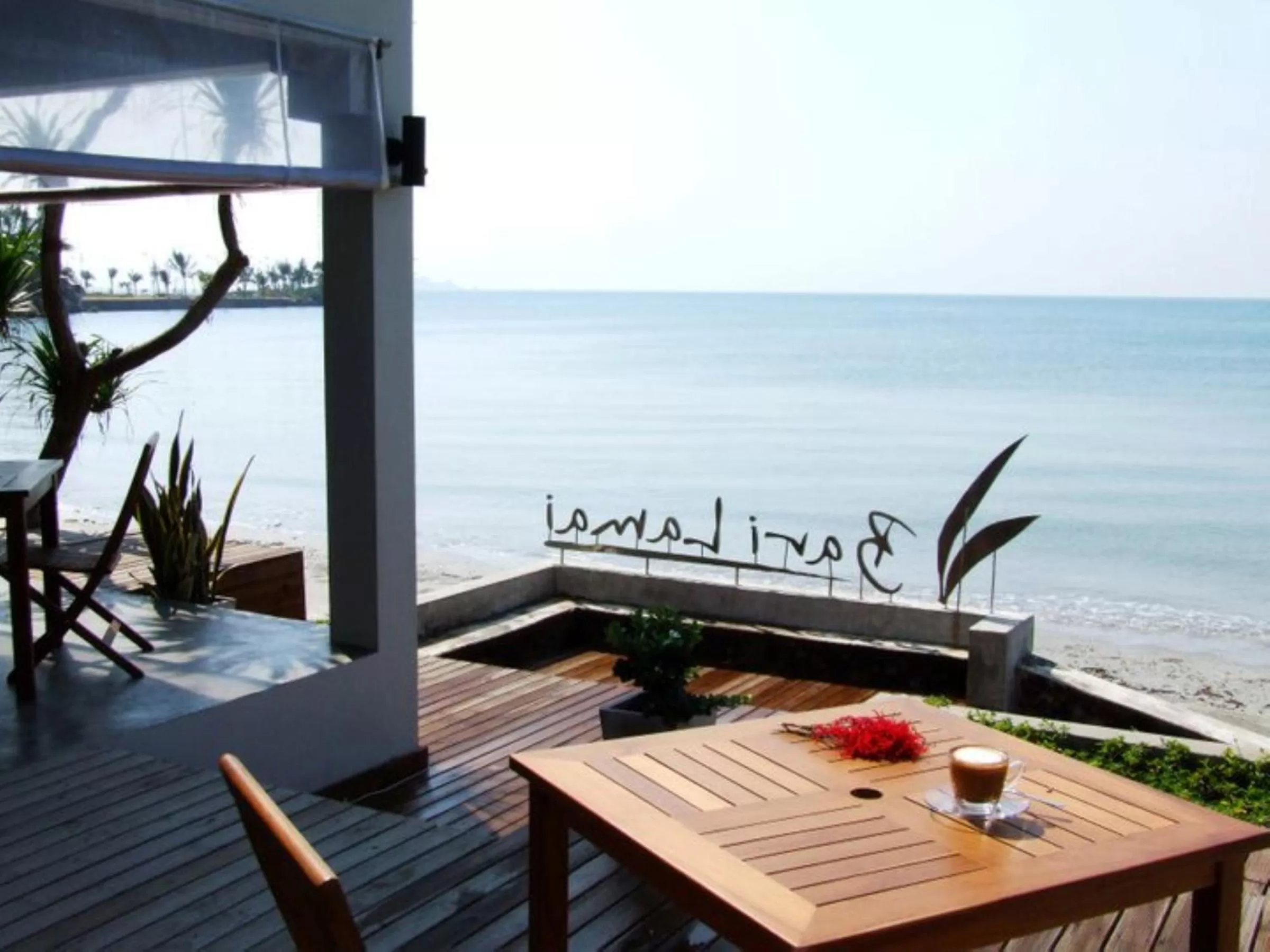 Restaurant/places to eat in Bari Lamai Resort