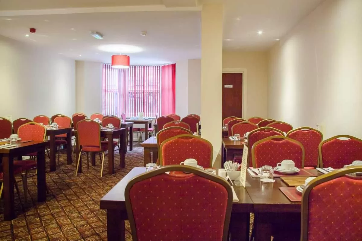Restaurant/places to eat in The Trafford Hotel
