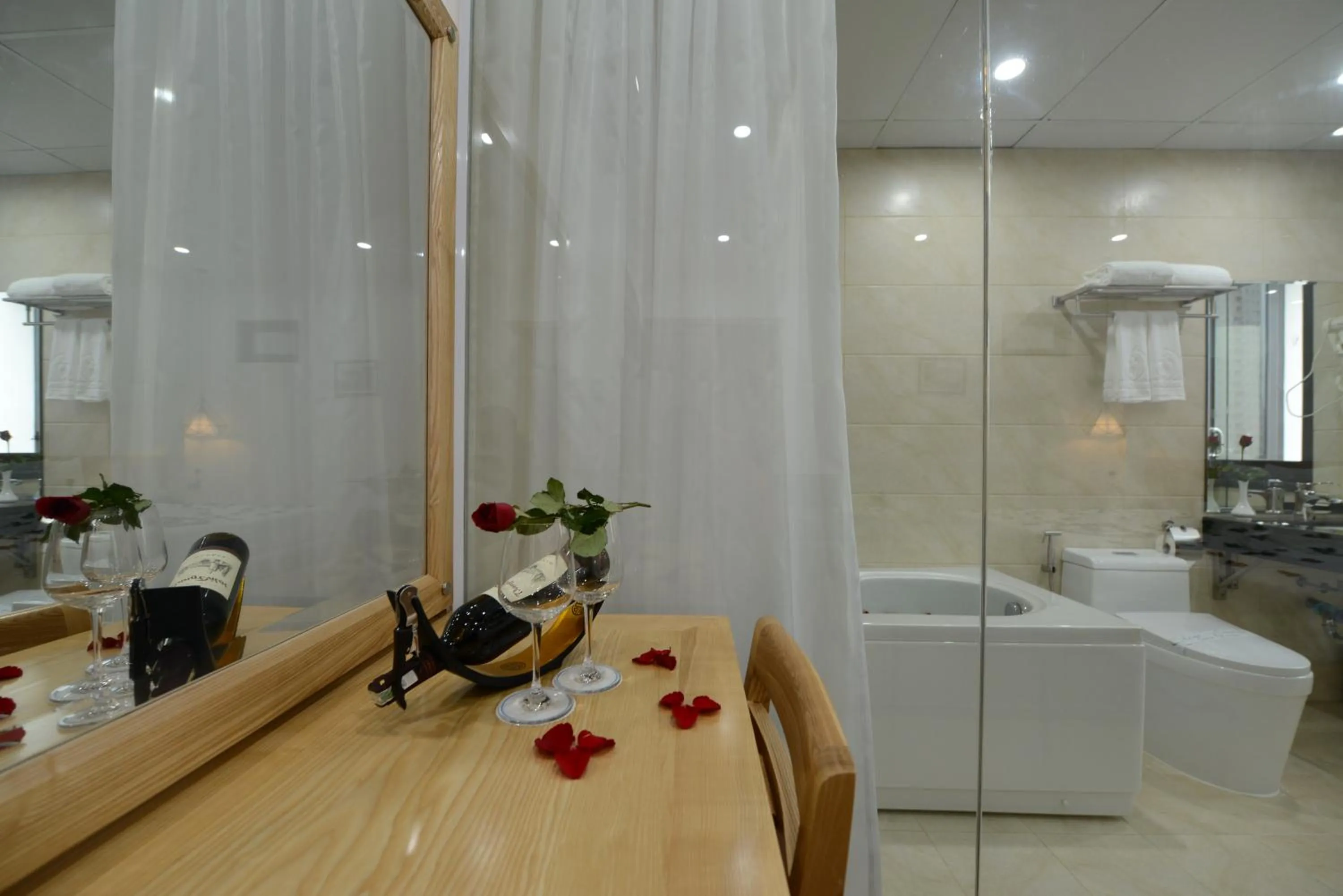 Blue Hanoi Inn City Hotel