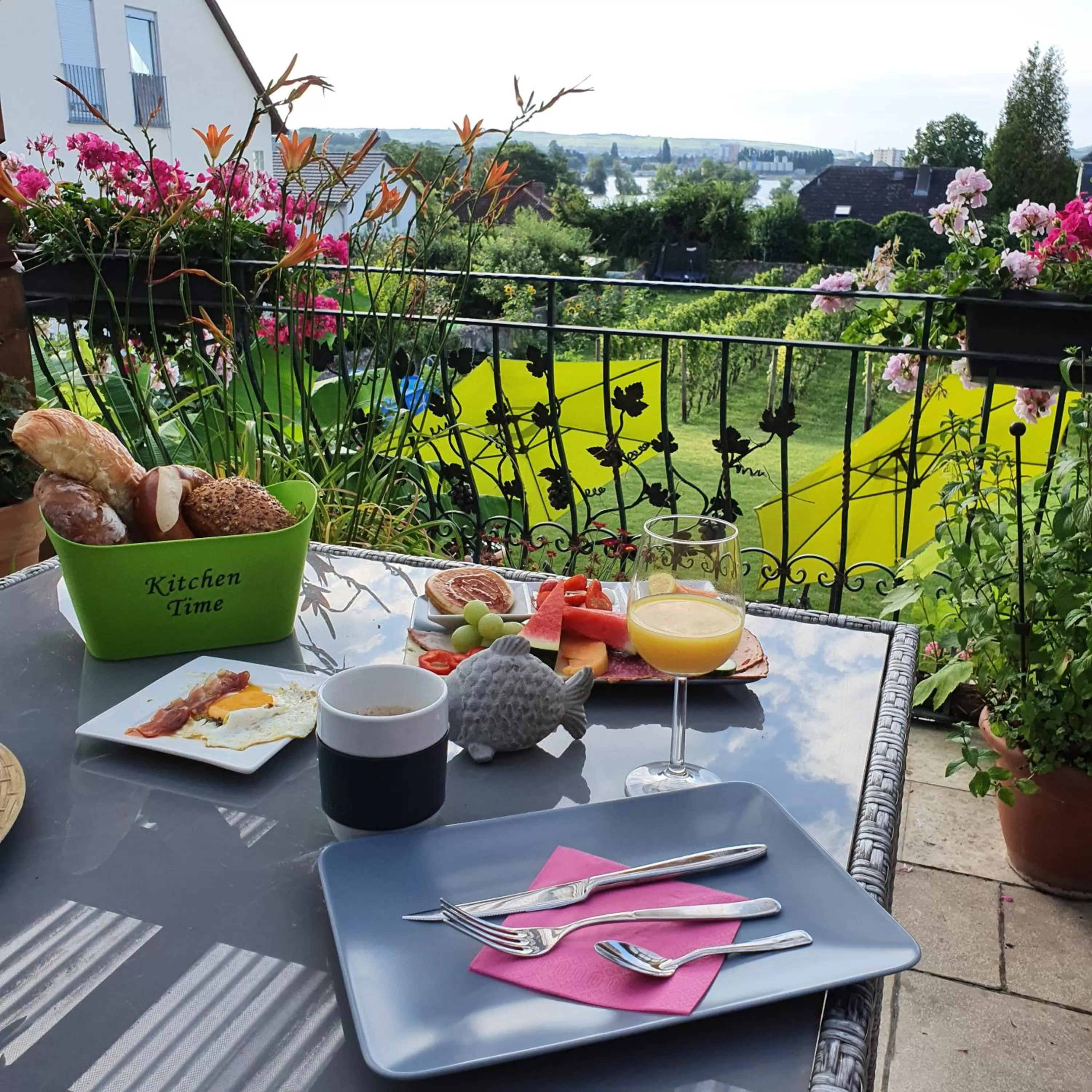 Breakfast in Bed and Breakfast - Rheingauer Hof