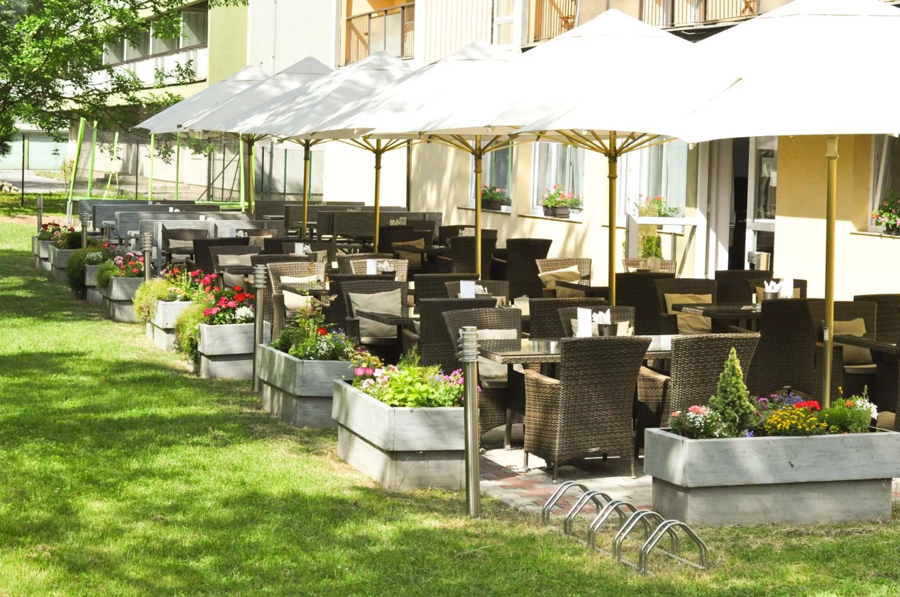 Restaurant/places to eat in Hotel Garni