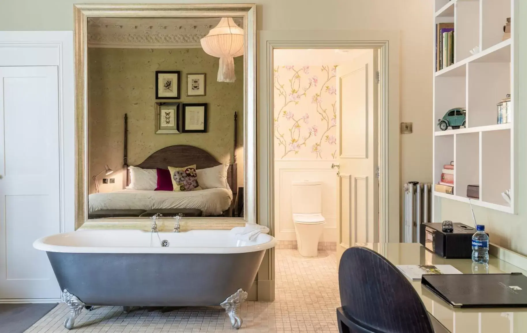 Large King Room in Didsbury House Hotel Large King Room in Didsbury House Hotel