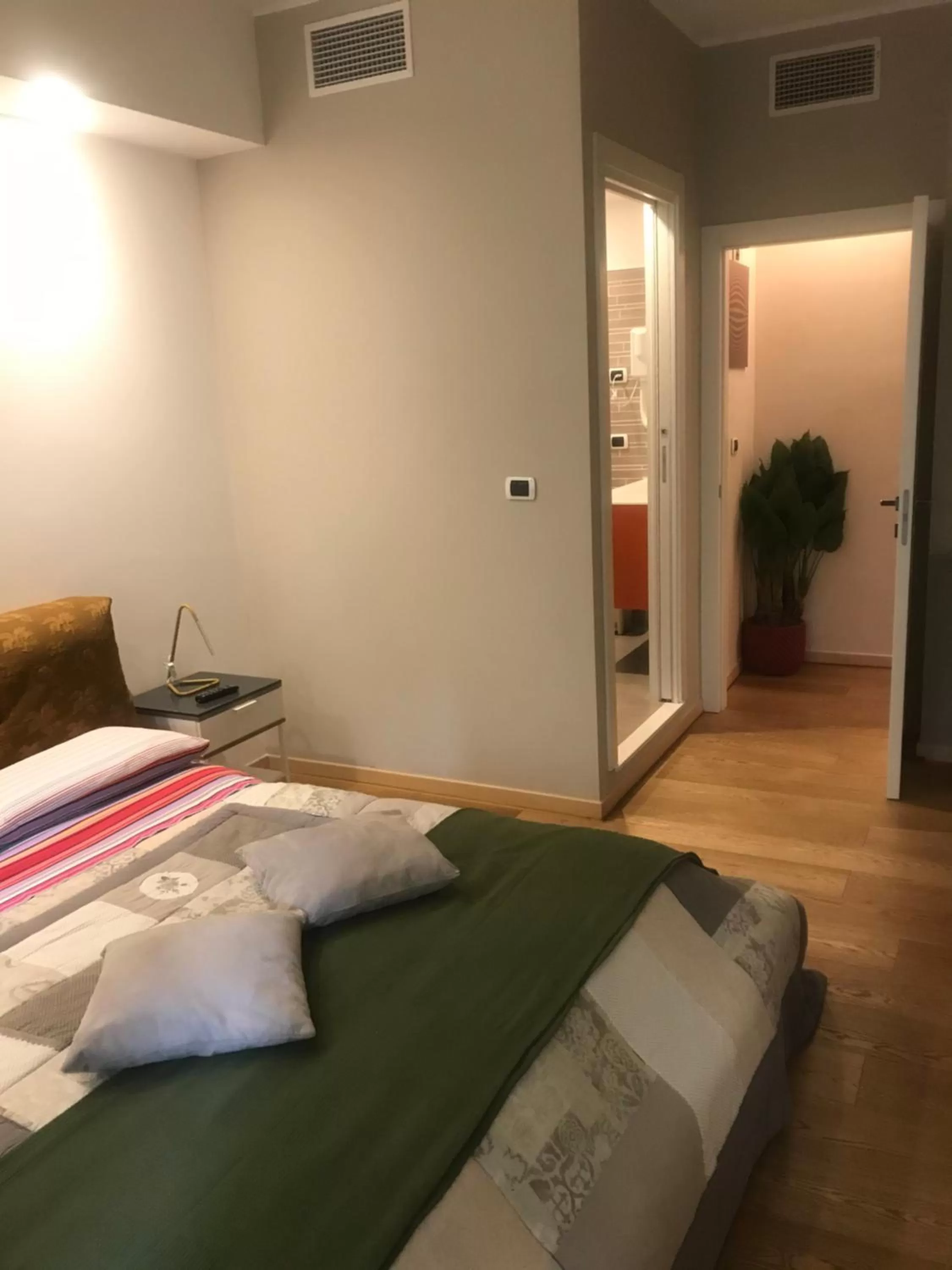 Bedroom, Bed in Smart House Rental Rooms FREE PARKING