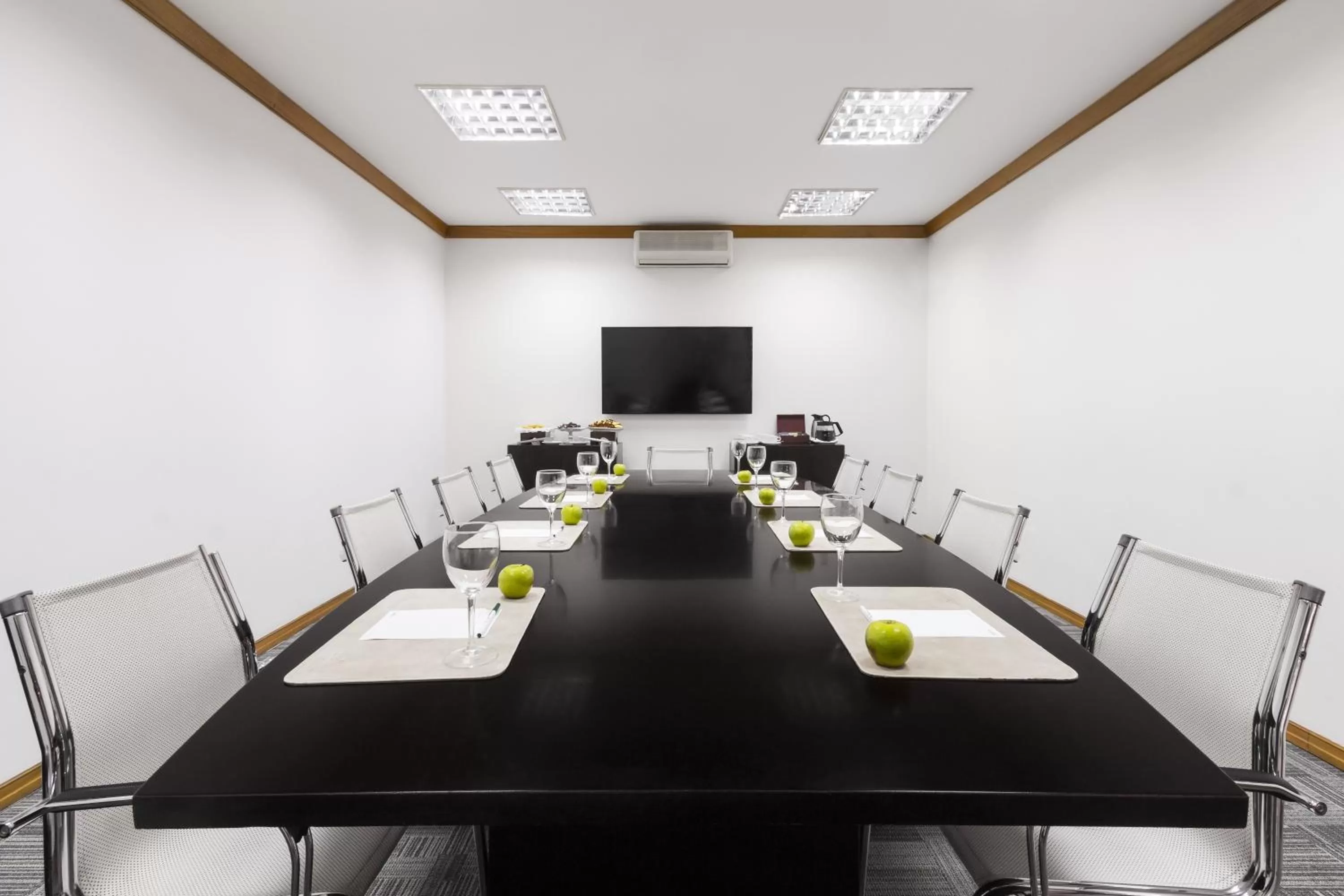 Business facilities in Radisson Hotel Colonia del Sacramento