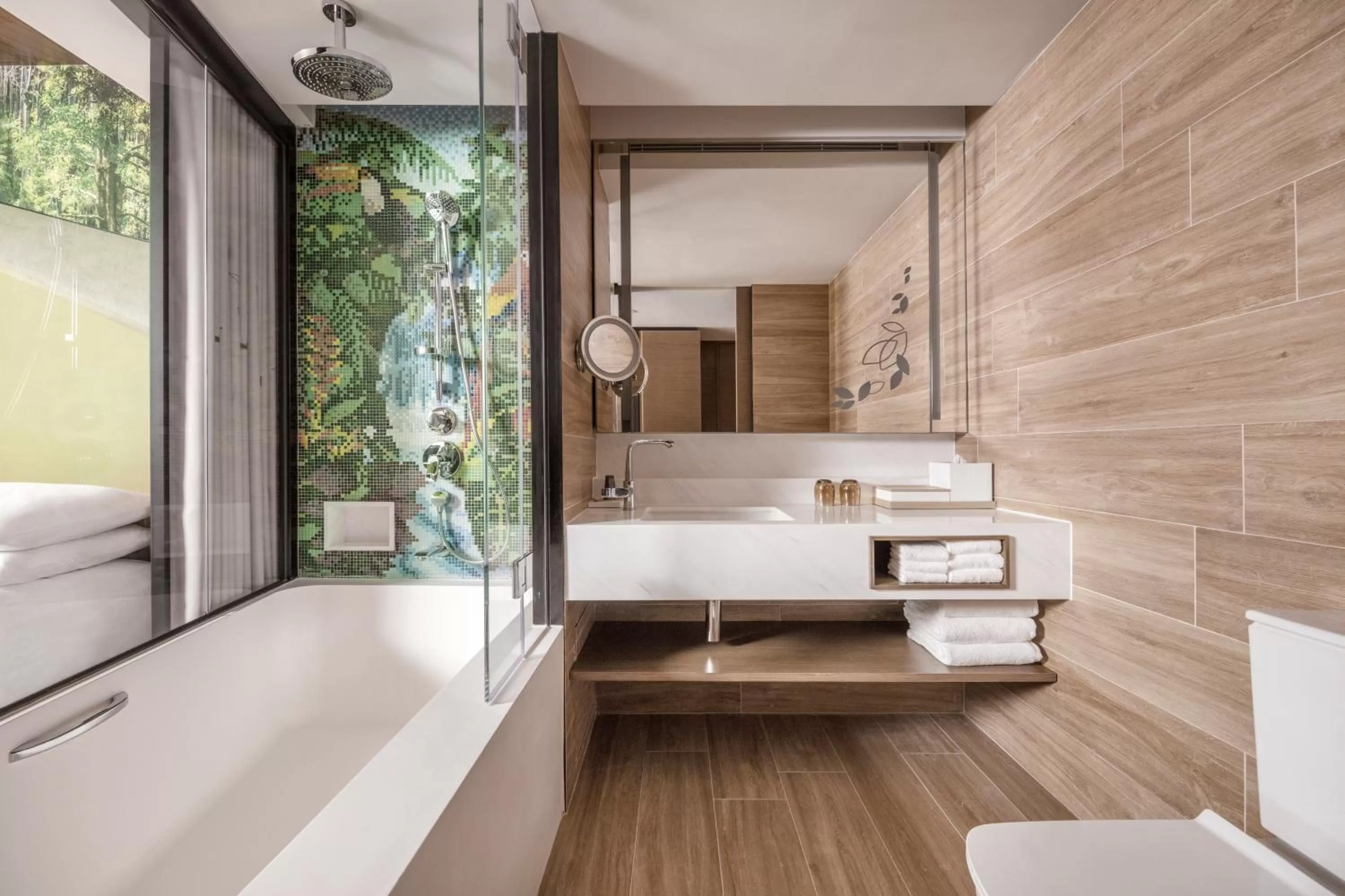 Bathroom, Bed in Hong Kong Ocean Park Marriott Hotel