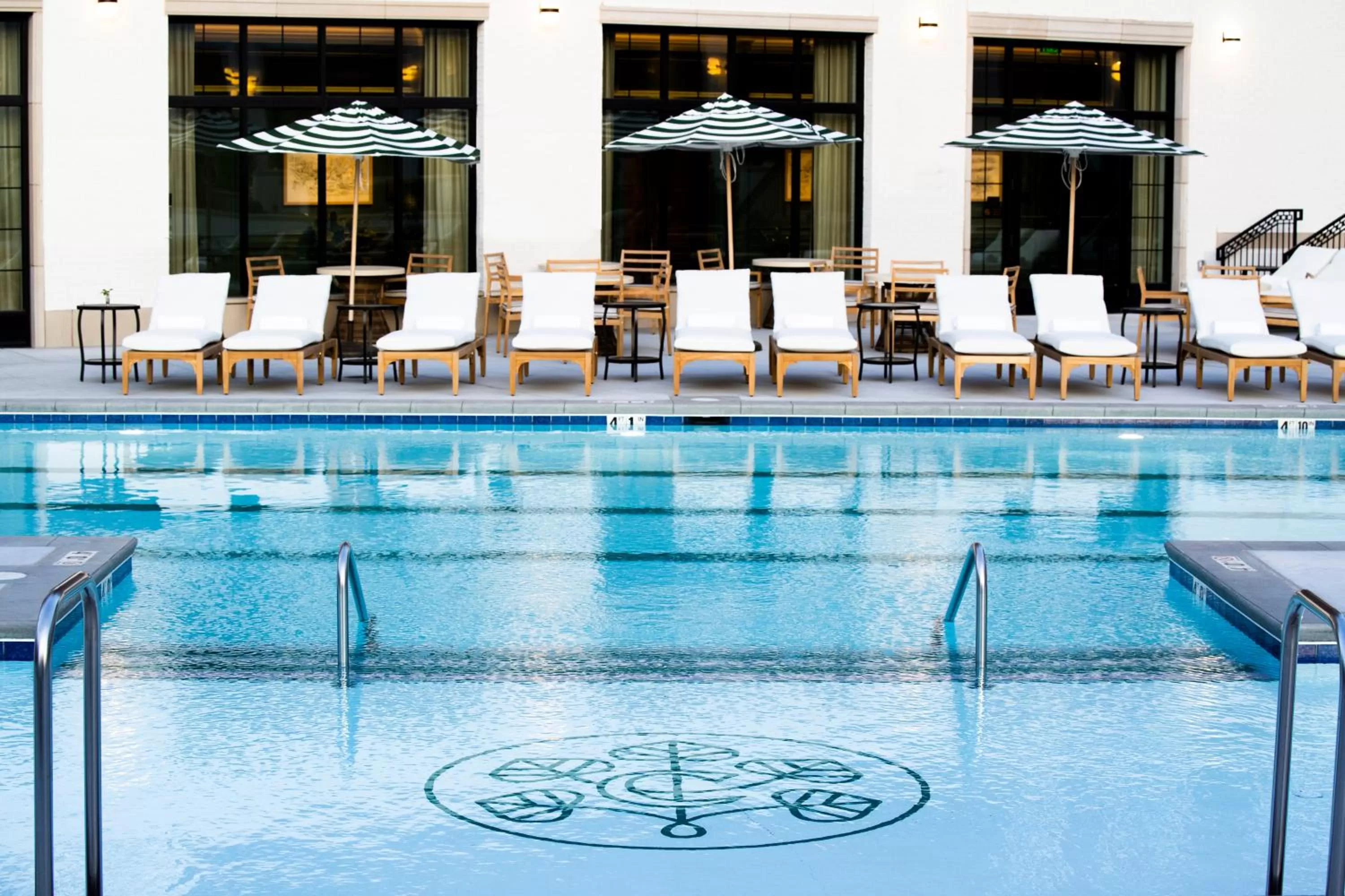 Swimming pool in Kimpton Cottonwood Hotel by IHG