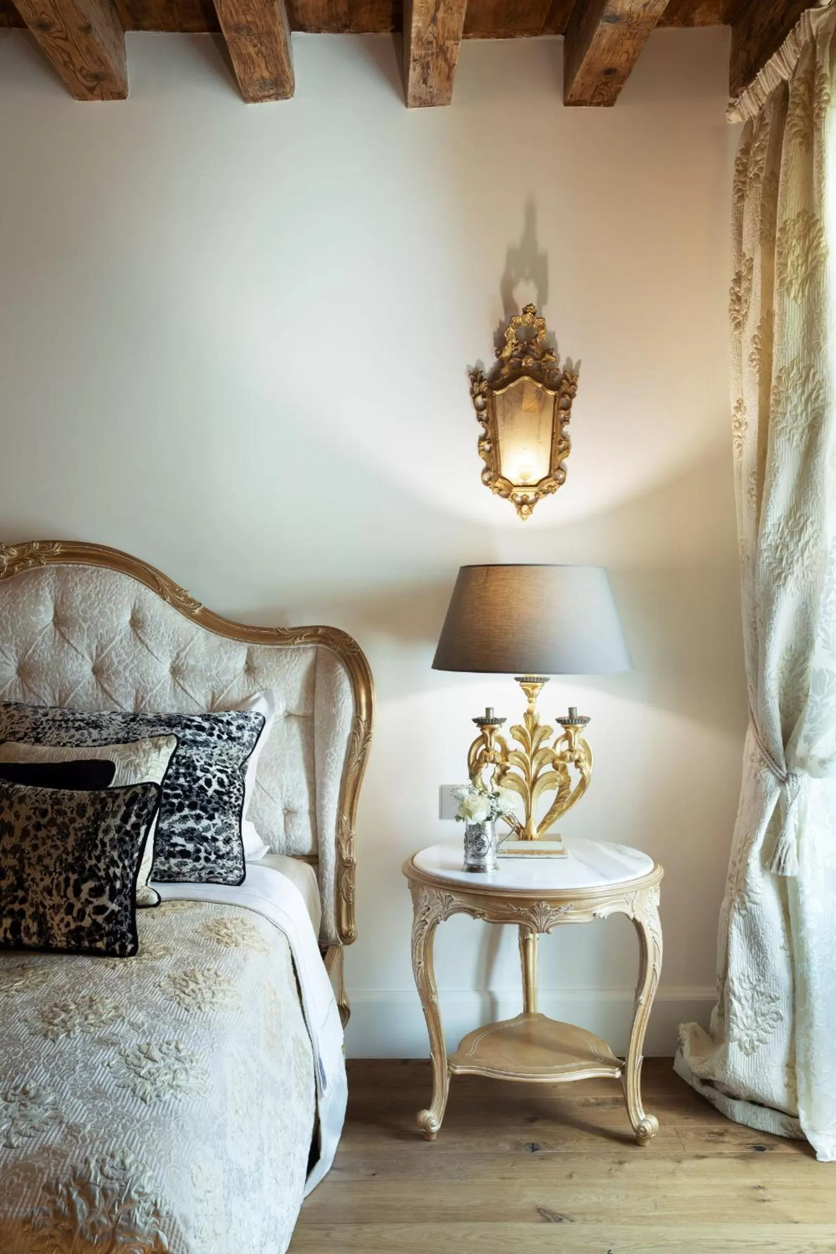 Bed in Antica Dimora Desenzano