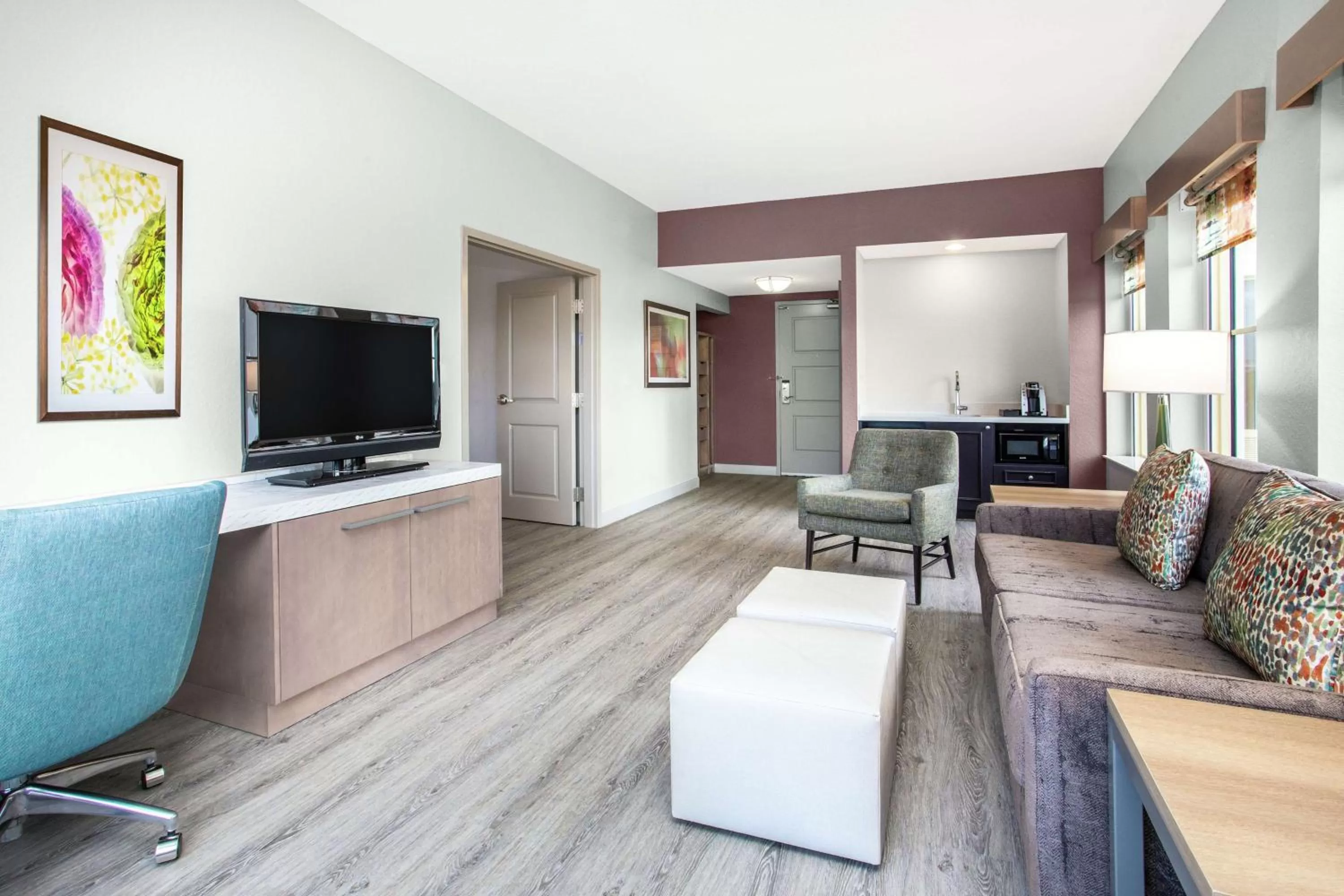 Bedroom in Hilton Garden Inn Palm Beach Gardens