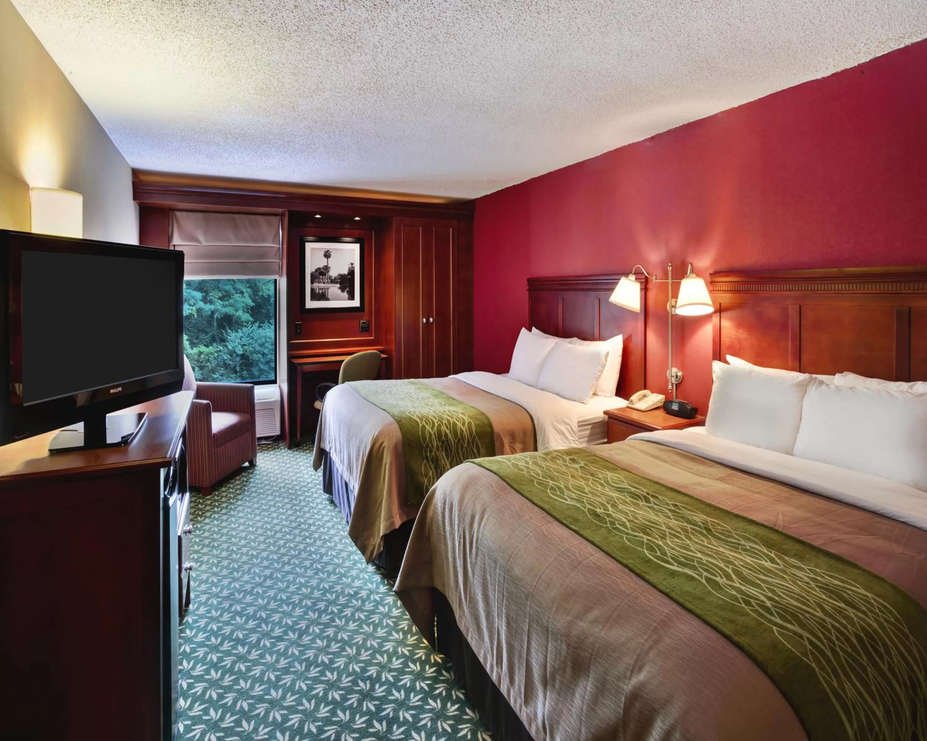 Queen Room with Two Queen Beds - Non-Smoking in Comfort Inn Oxford - University Area