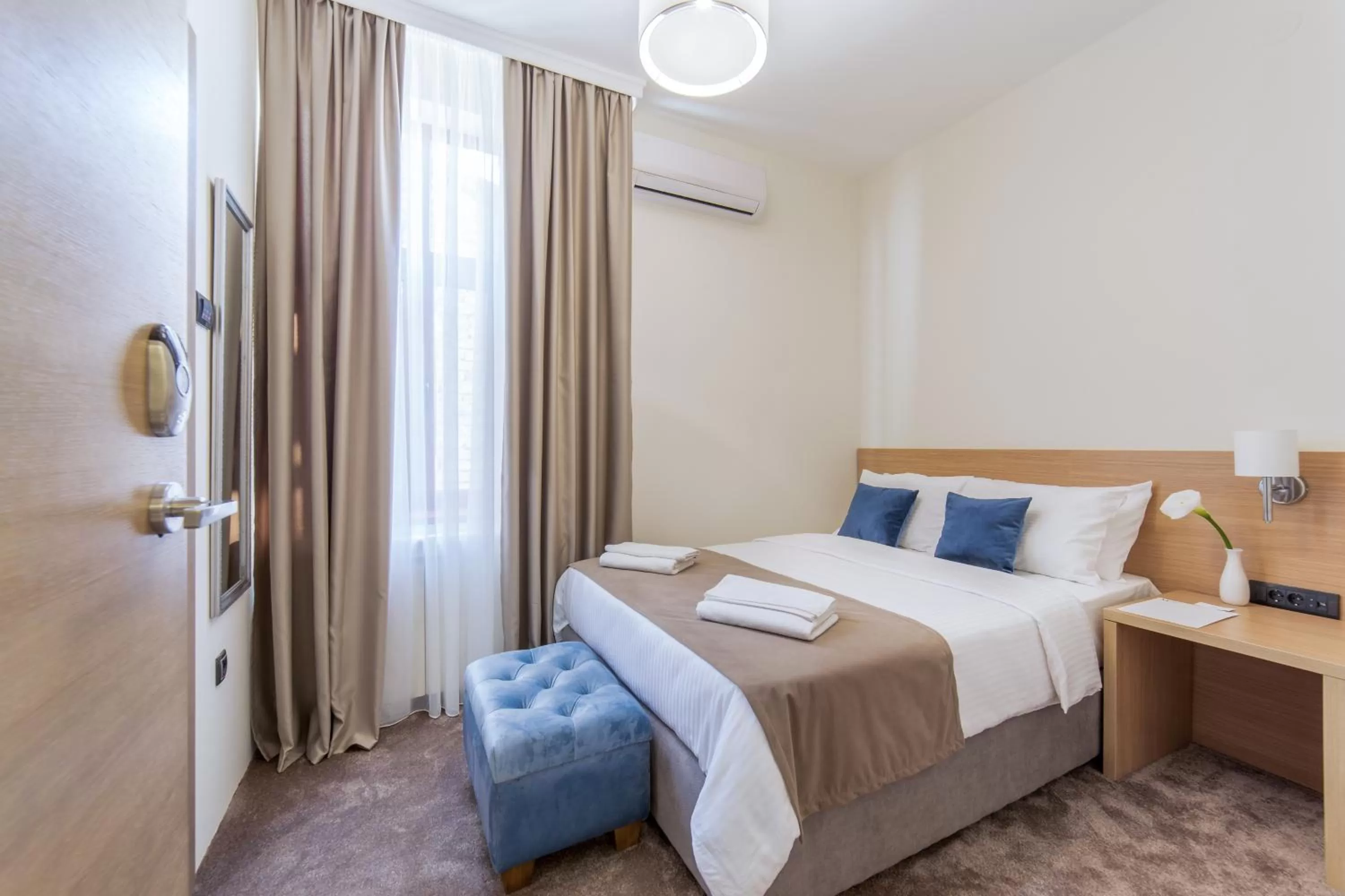 Bed in M House Belgrade Residence