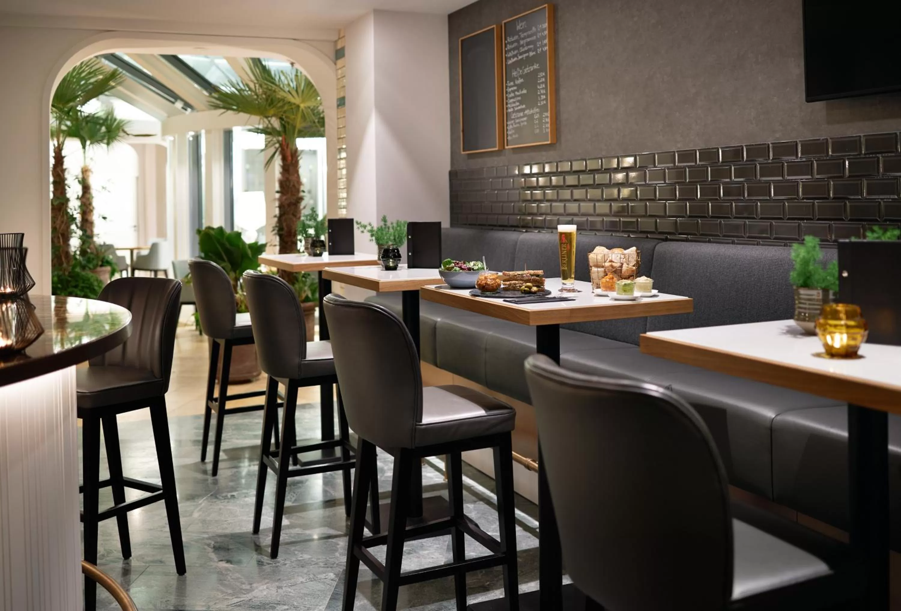 Restaurant/places to eat in Classik Hotel Alexander Plaza