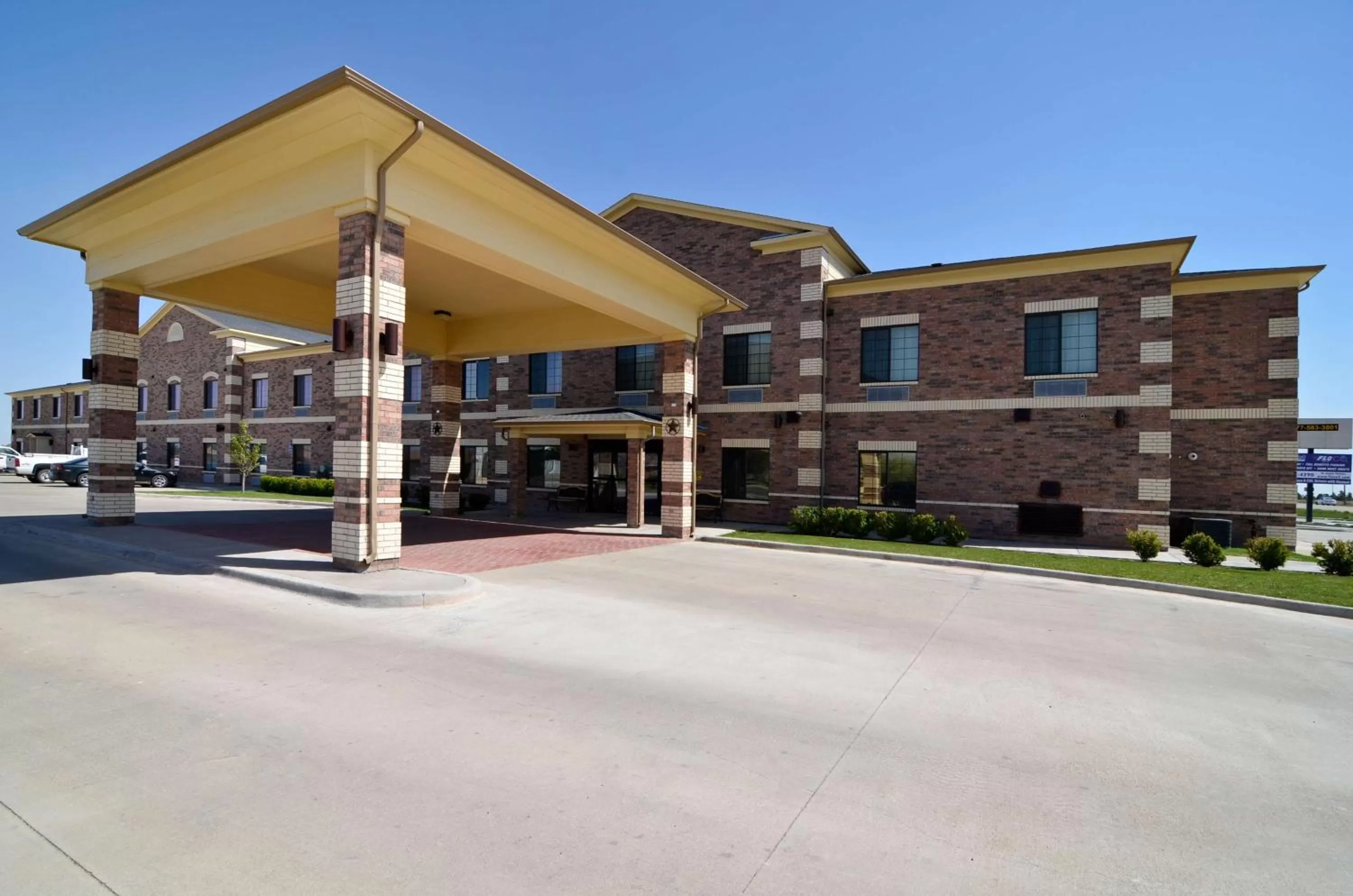 Property building in Quality Inn Perryton
