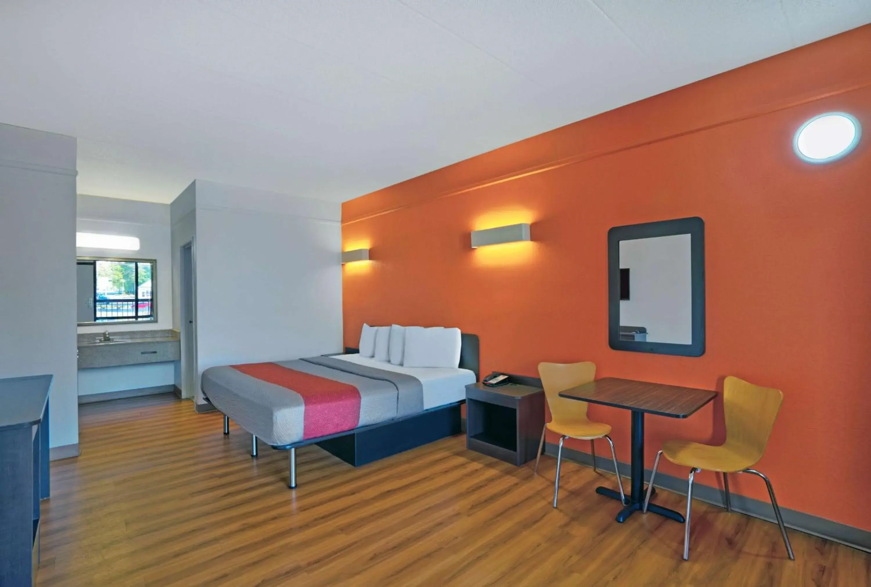 King Room with Spa Bath - single occupancy - Non-Smoking in Motel 6-Seaford, DE King Room with Spa Bath - single occupancy - Non-Smoking in Motel 6-Seaford, DE