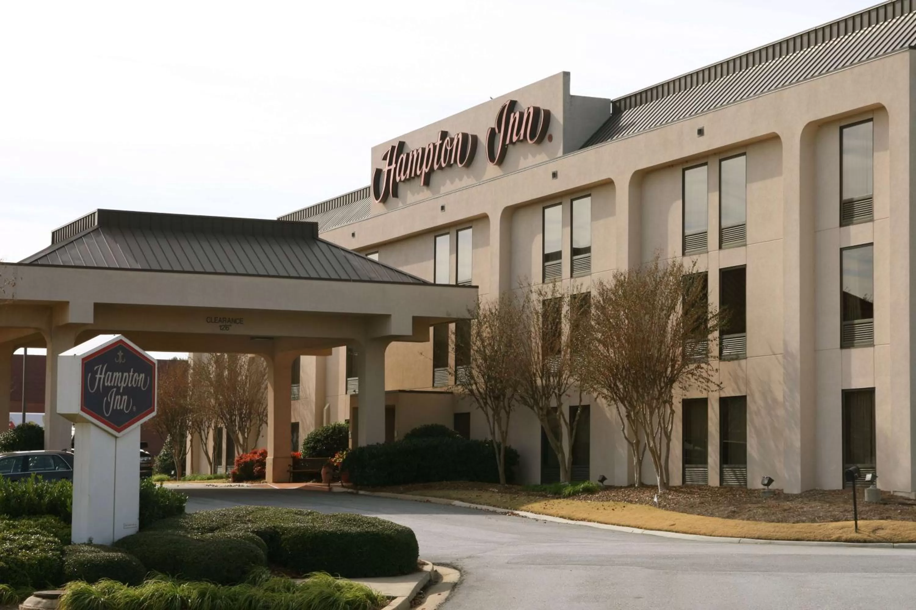 Property building in Hampton Inn Atlanta-Town Center/Kennesaw
