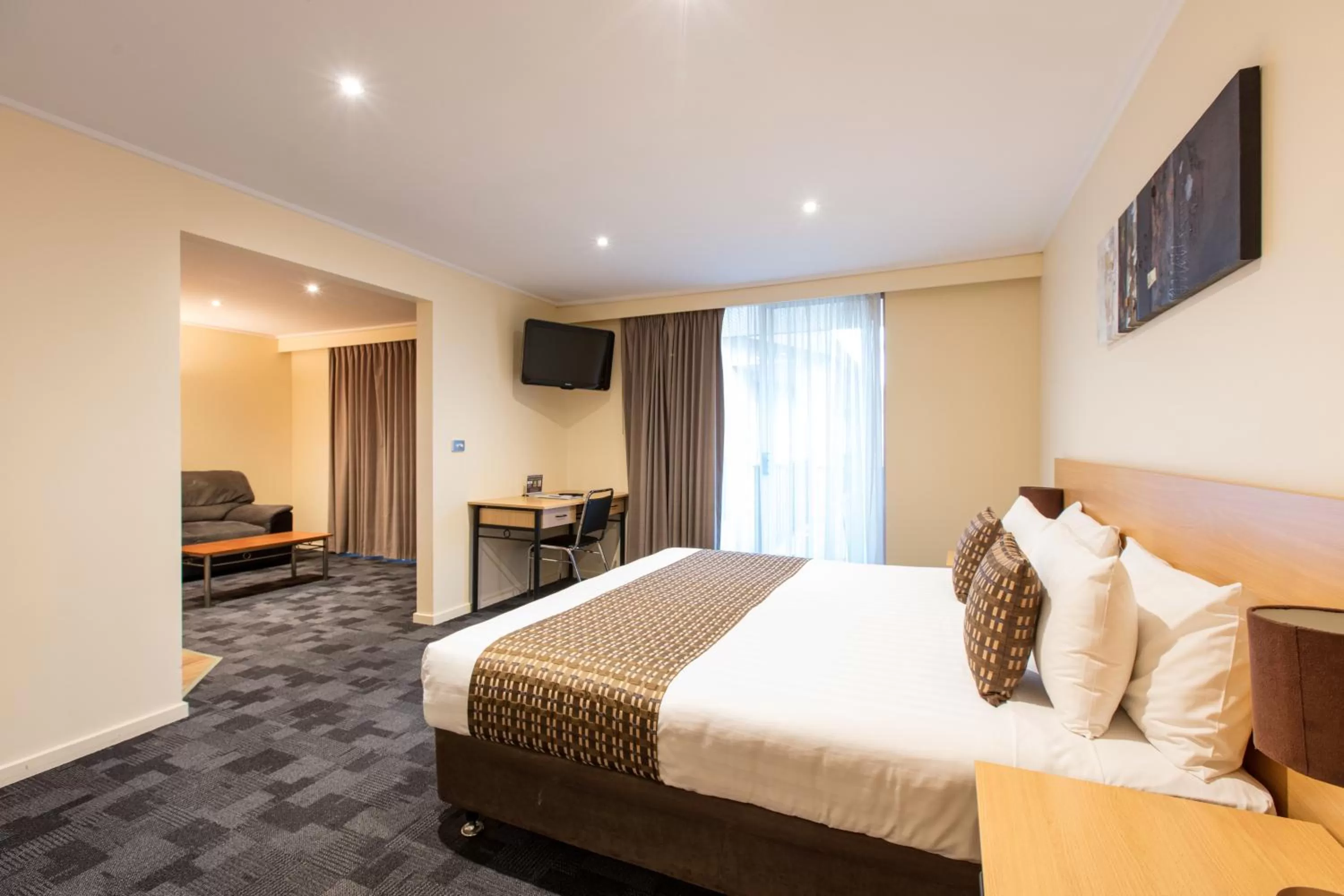 Bedroom, Bed in Mildura Inlander Resort