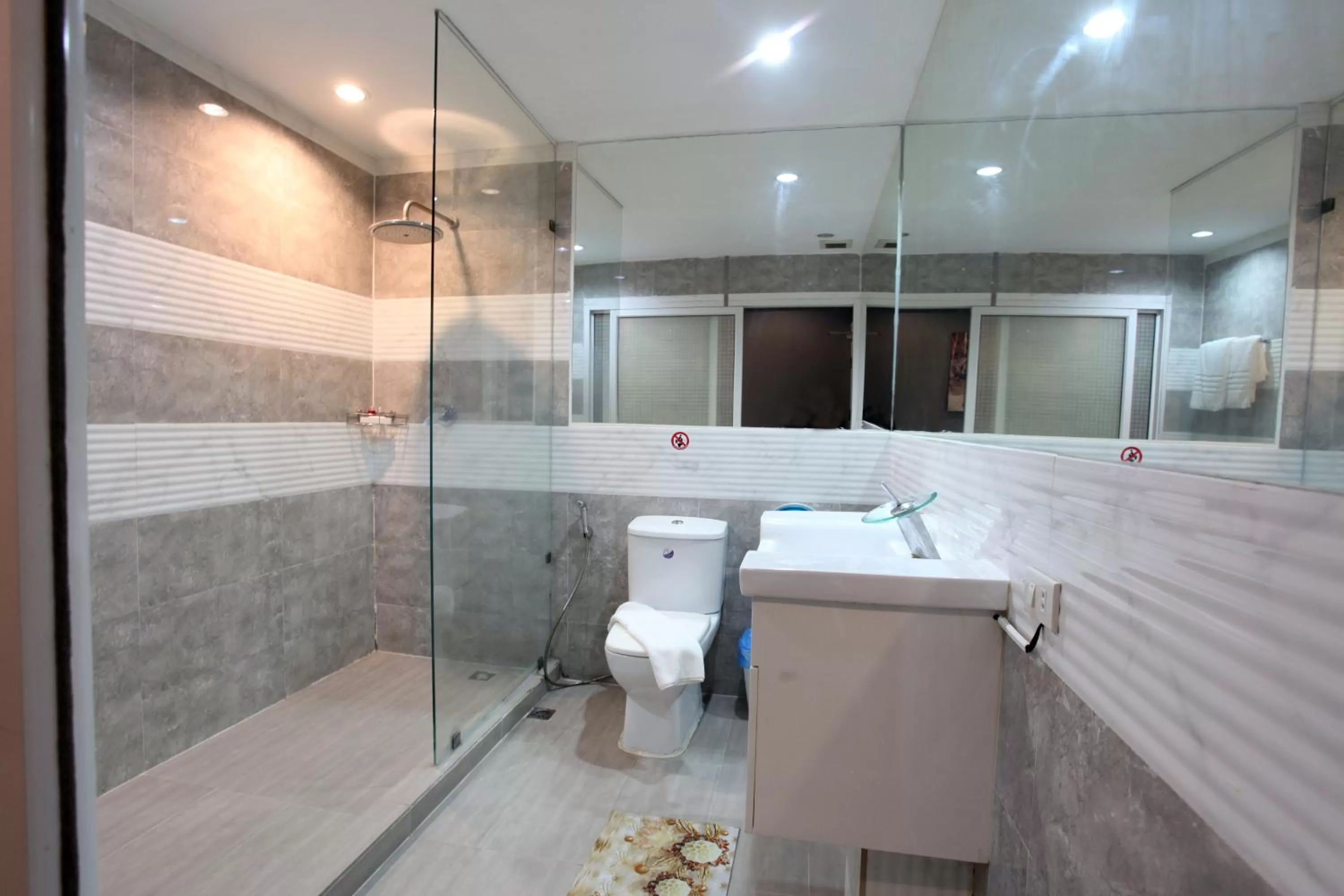 Bathroom in DEL MAR RESIDENCE