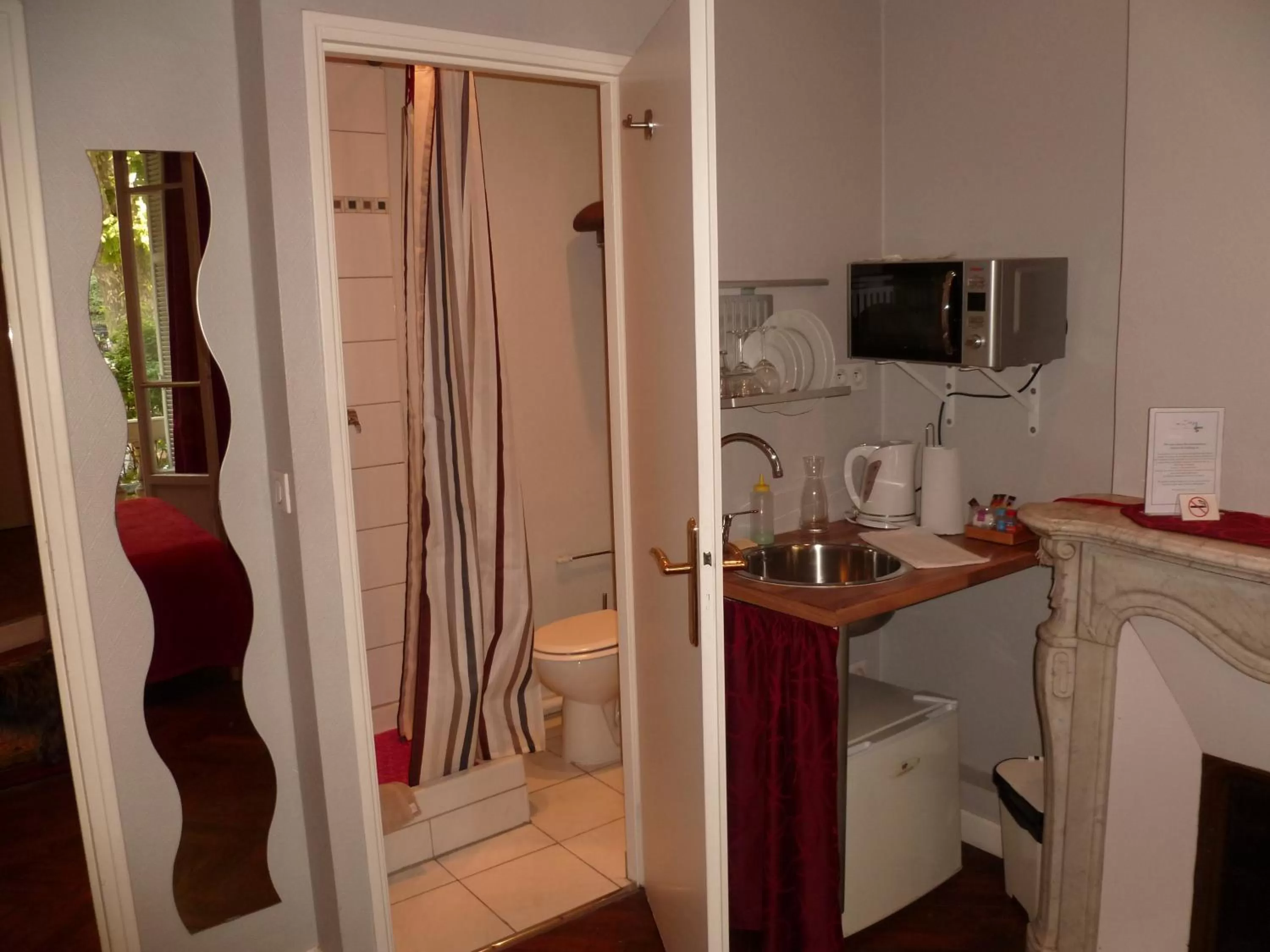 Bathroom in Hotel Victor Hugo Nice