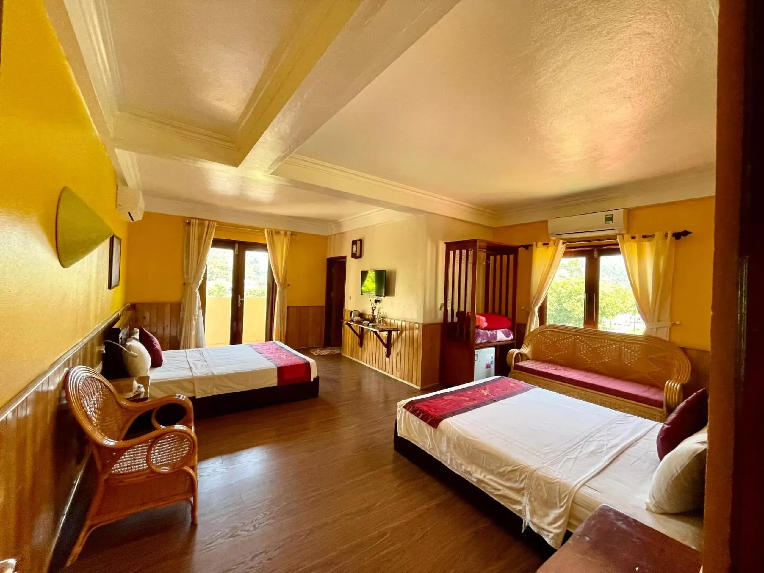 Family Room - single occupancy in Chez Loan Hotel Family Room - single occupancy in Chez Loan Hotel