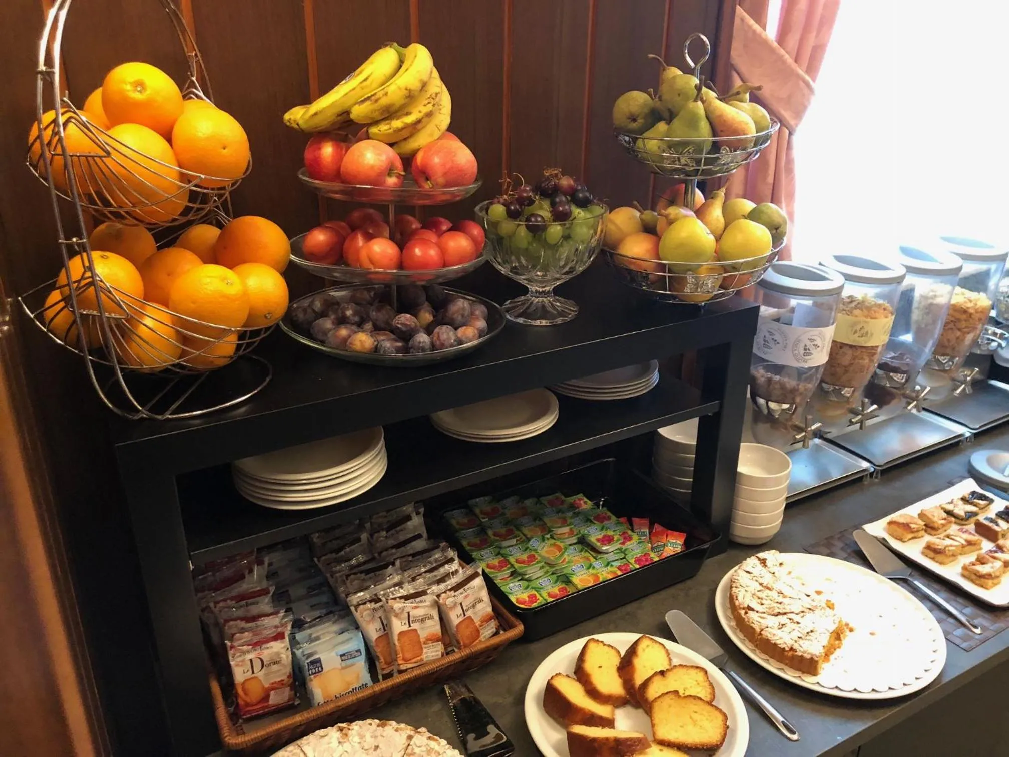 Food and drinks in Hotel Mec