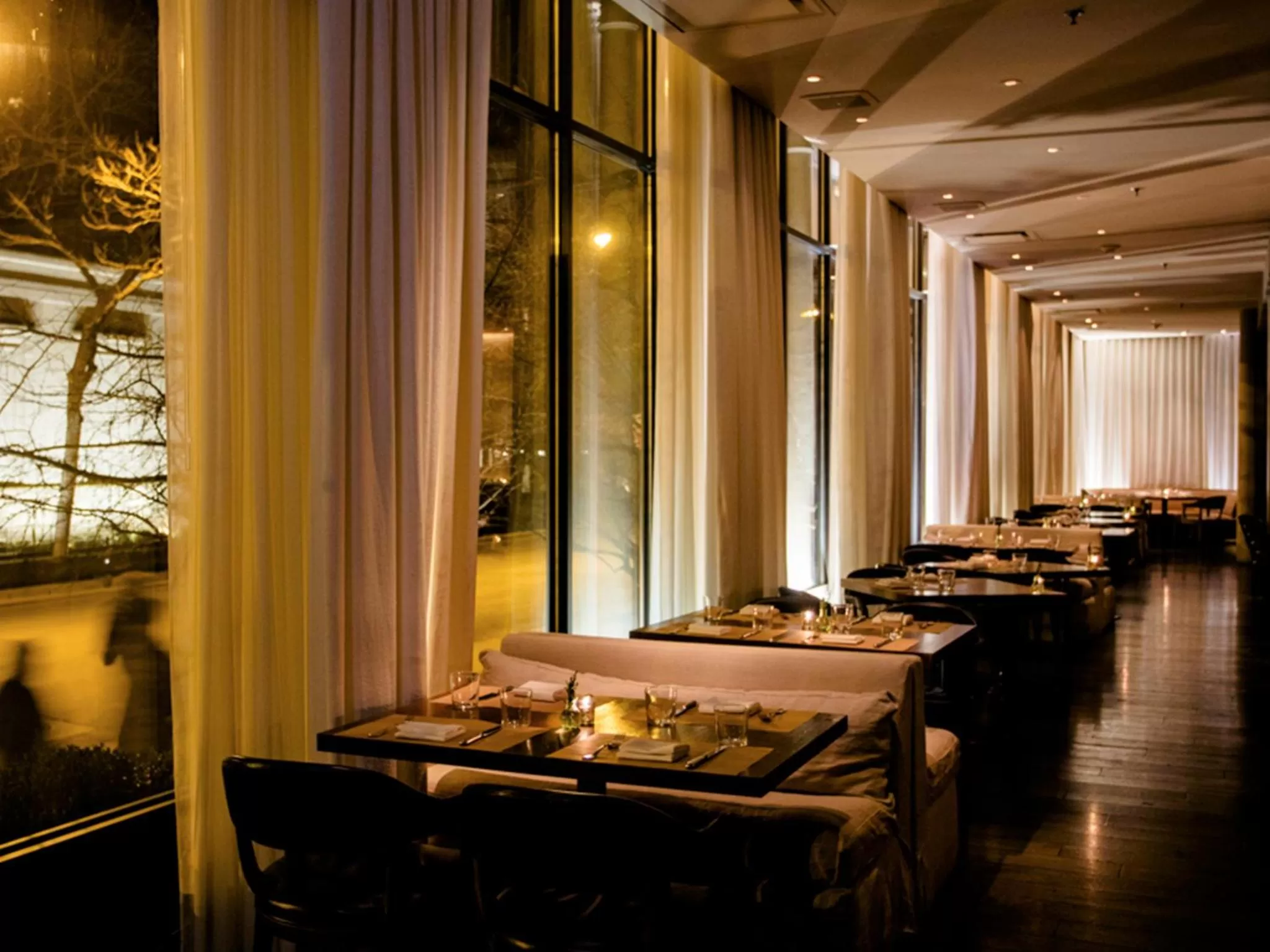 Restaurant/places to eat in Ambassador Chicago, part of JdV by Hyatt