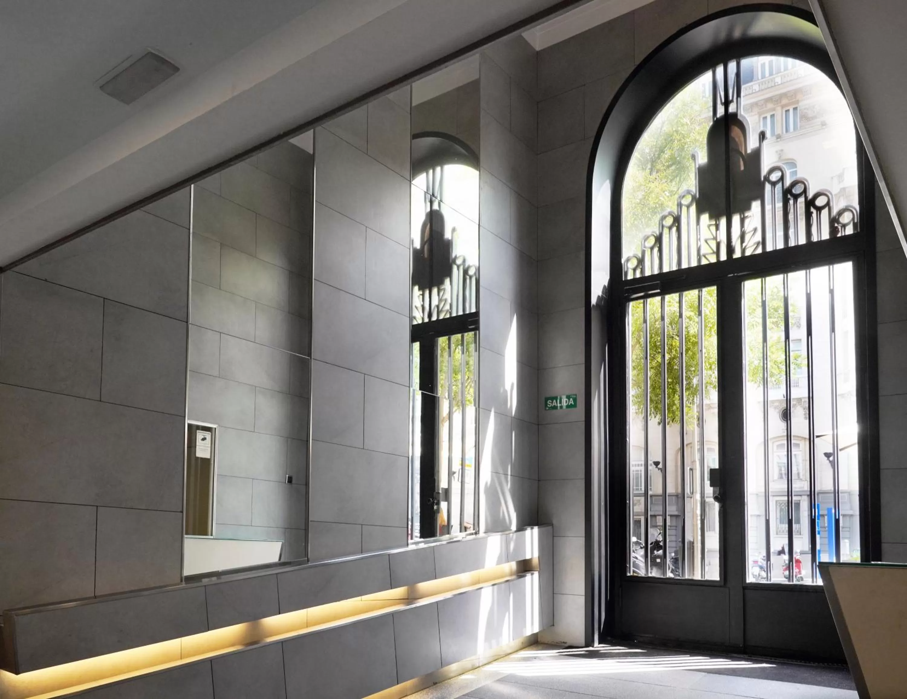 Facade/entrance in Numa Madrid Script