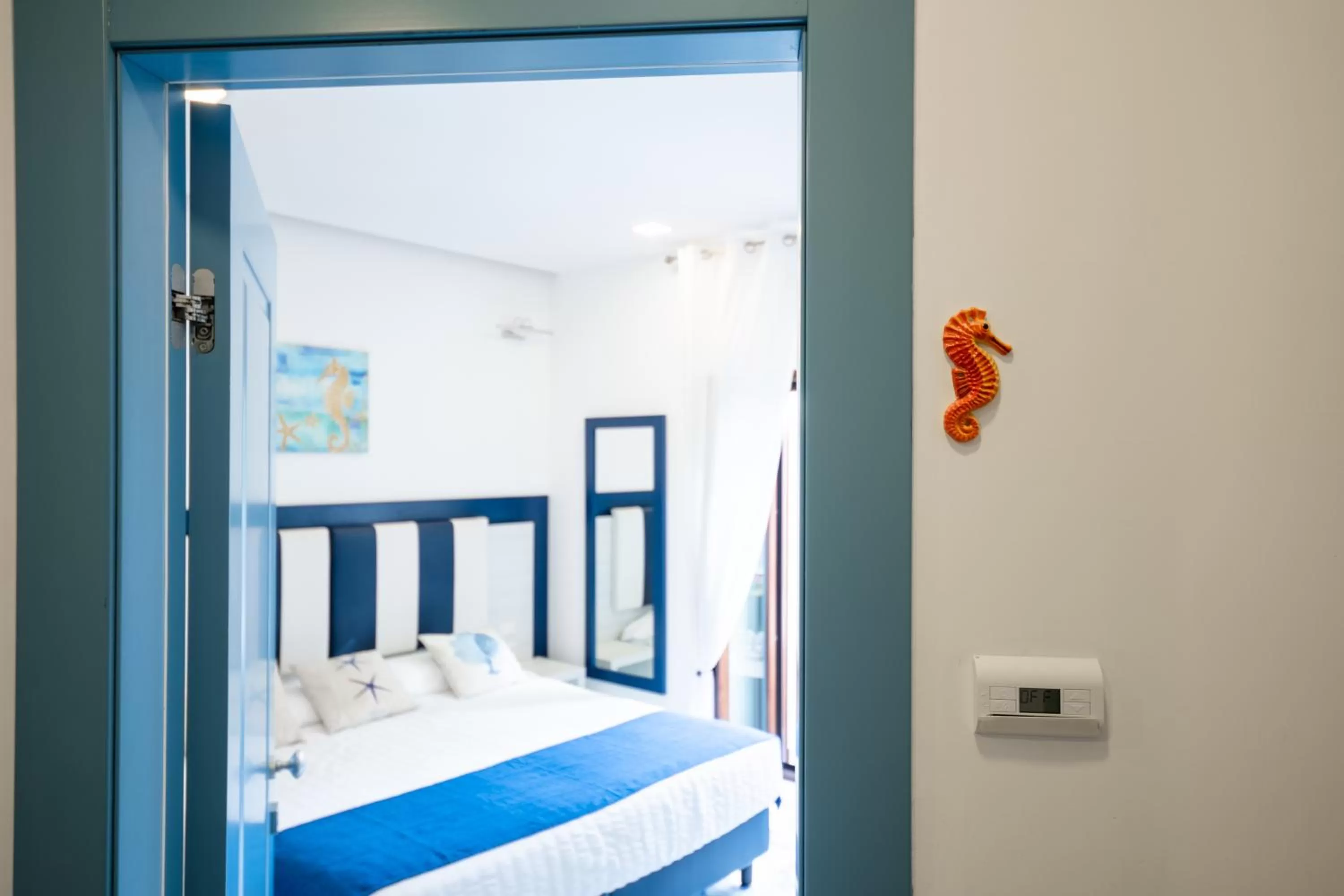 Bedroom, Bed in Costa Blu