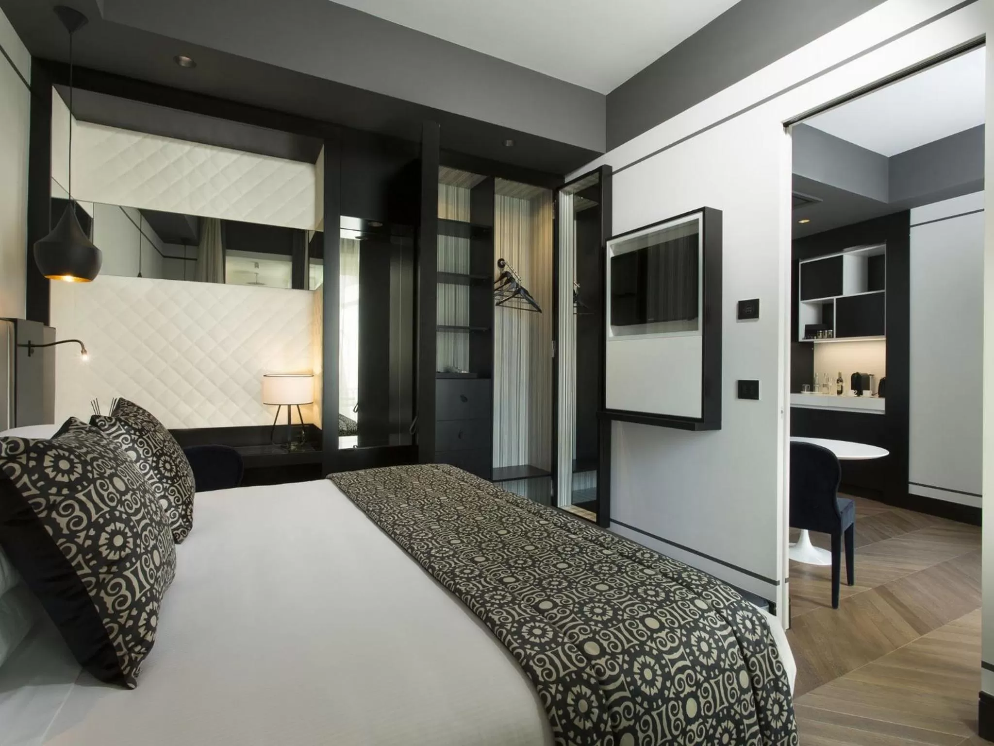 Bedroom, Bed in Corso 281 Luxury Suites