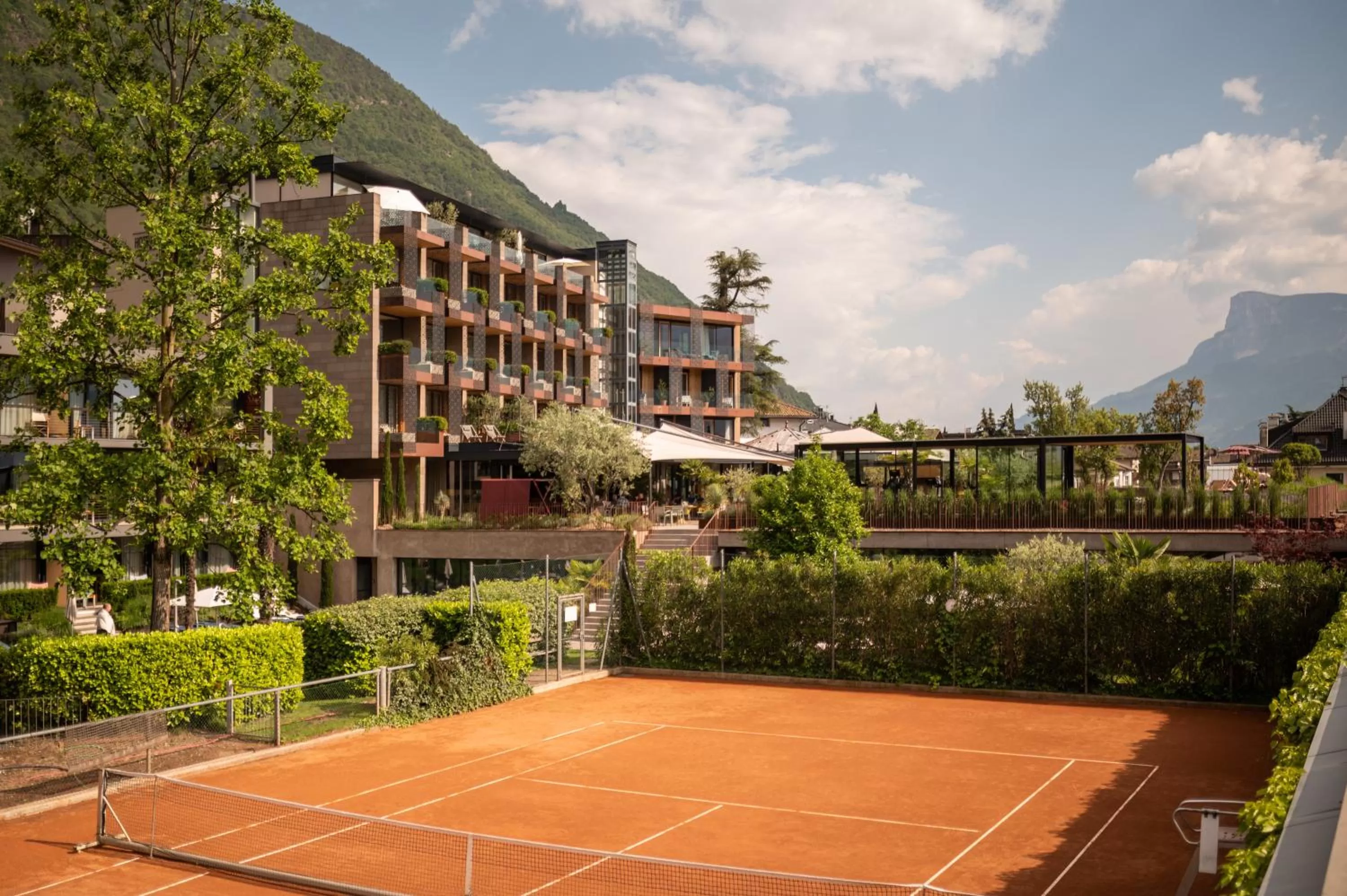 Tennis court in Hotel Muchele