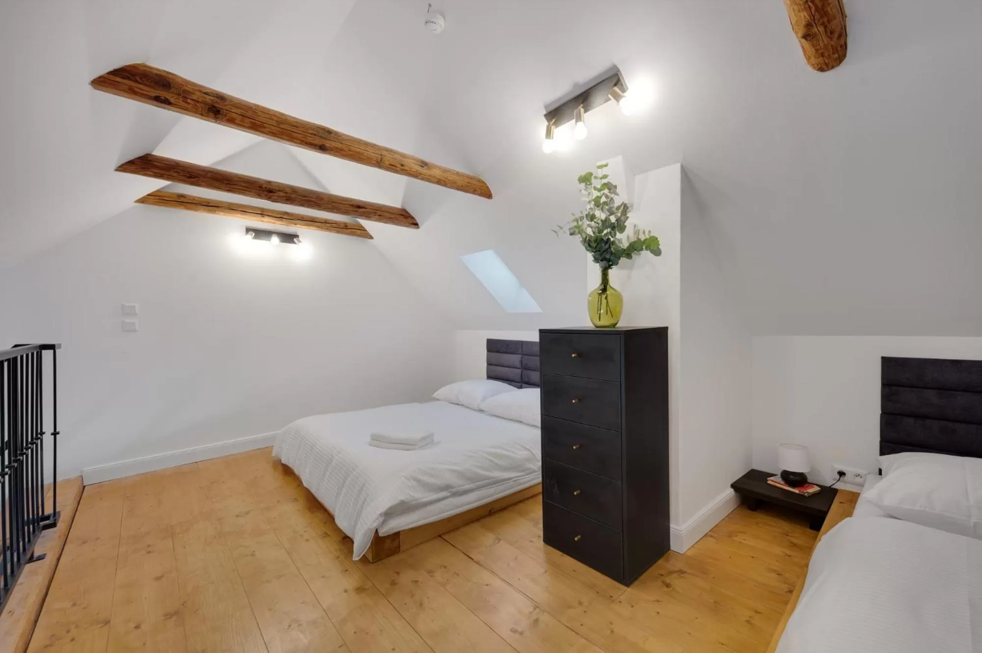 Photo of the whole room, Bed in Palace Apartments