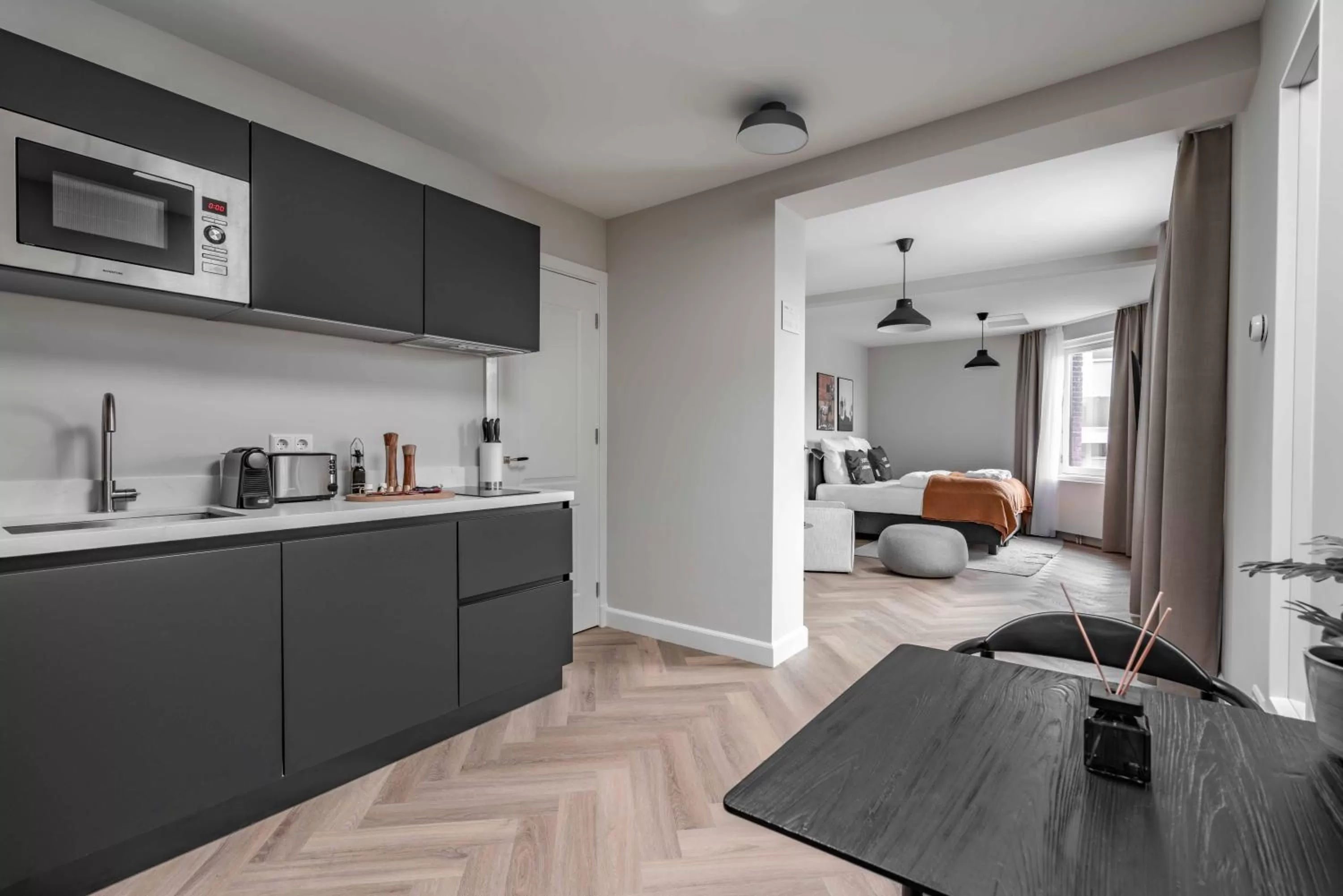 Kitchen or kitchenette in Limehome The Hague Keizerstraat