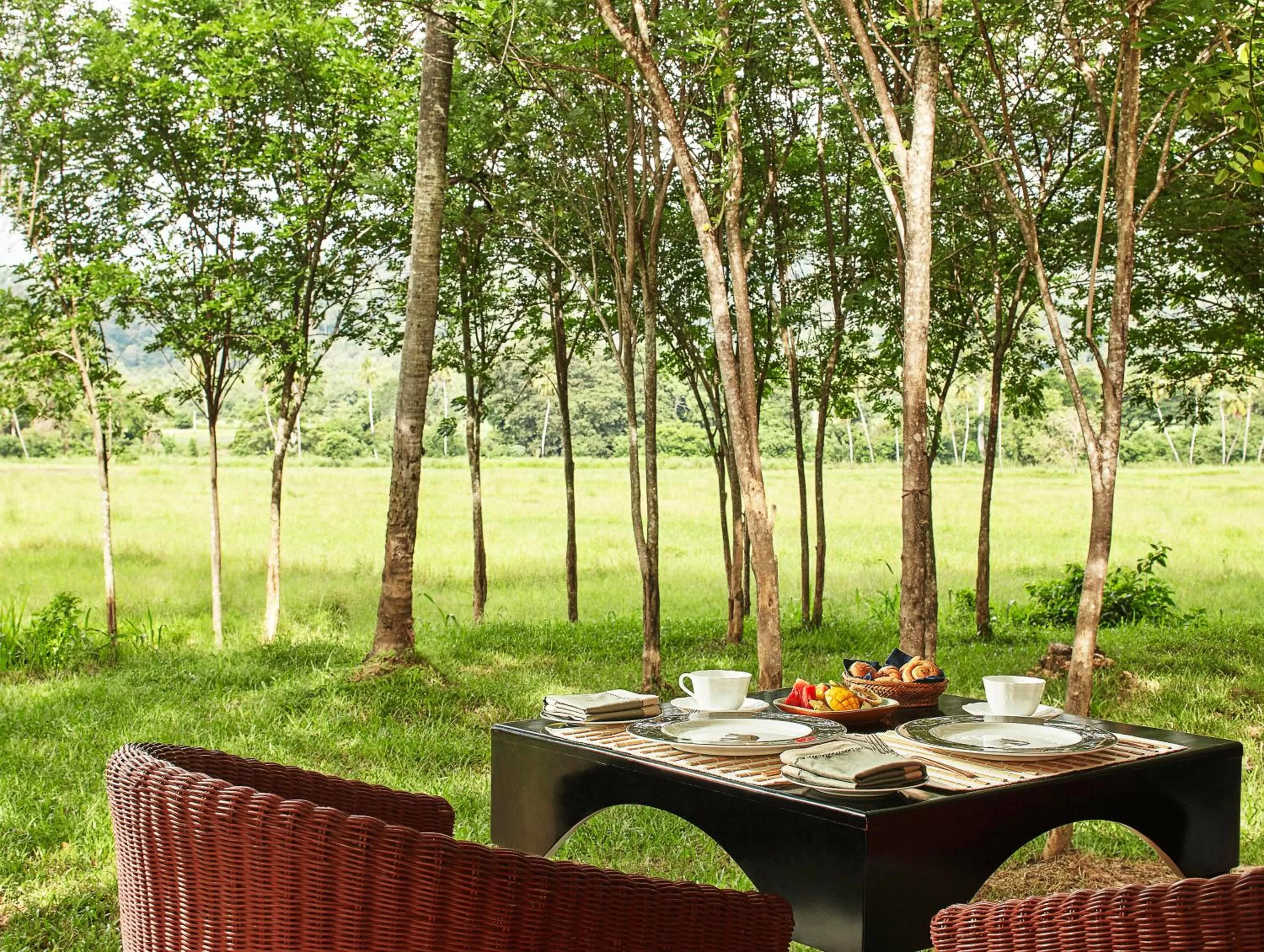 Restaurant/places to eat in Jetwing Kaduruketha