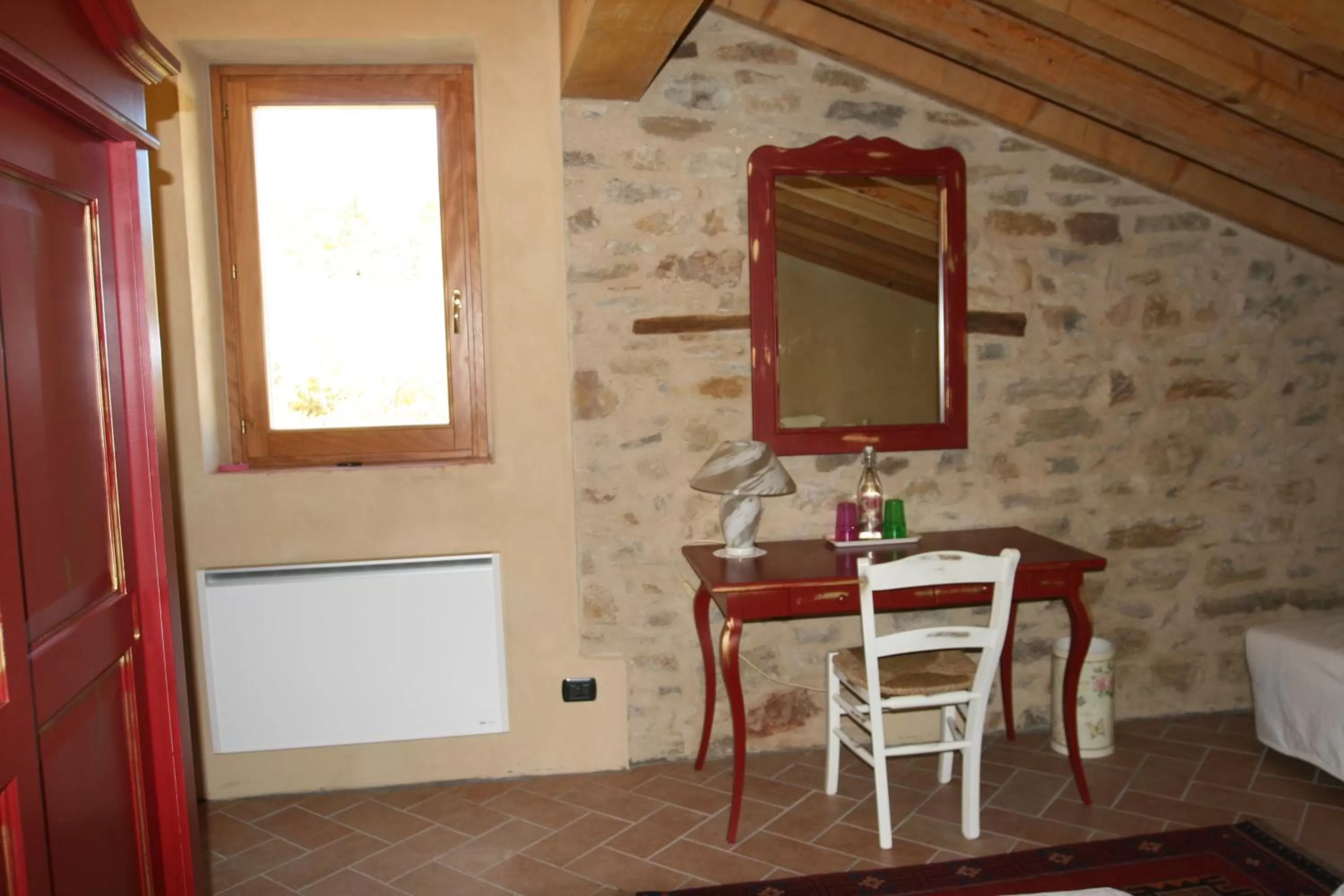 Photo of the whole room, TV/Entertainment Center in SacreTerre B&B e Agriturismo
