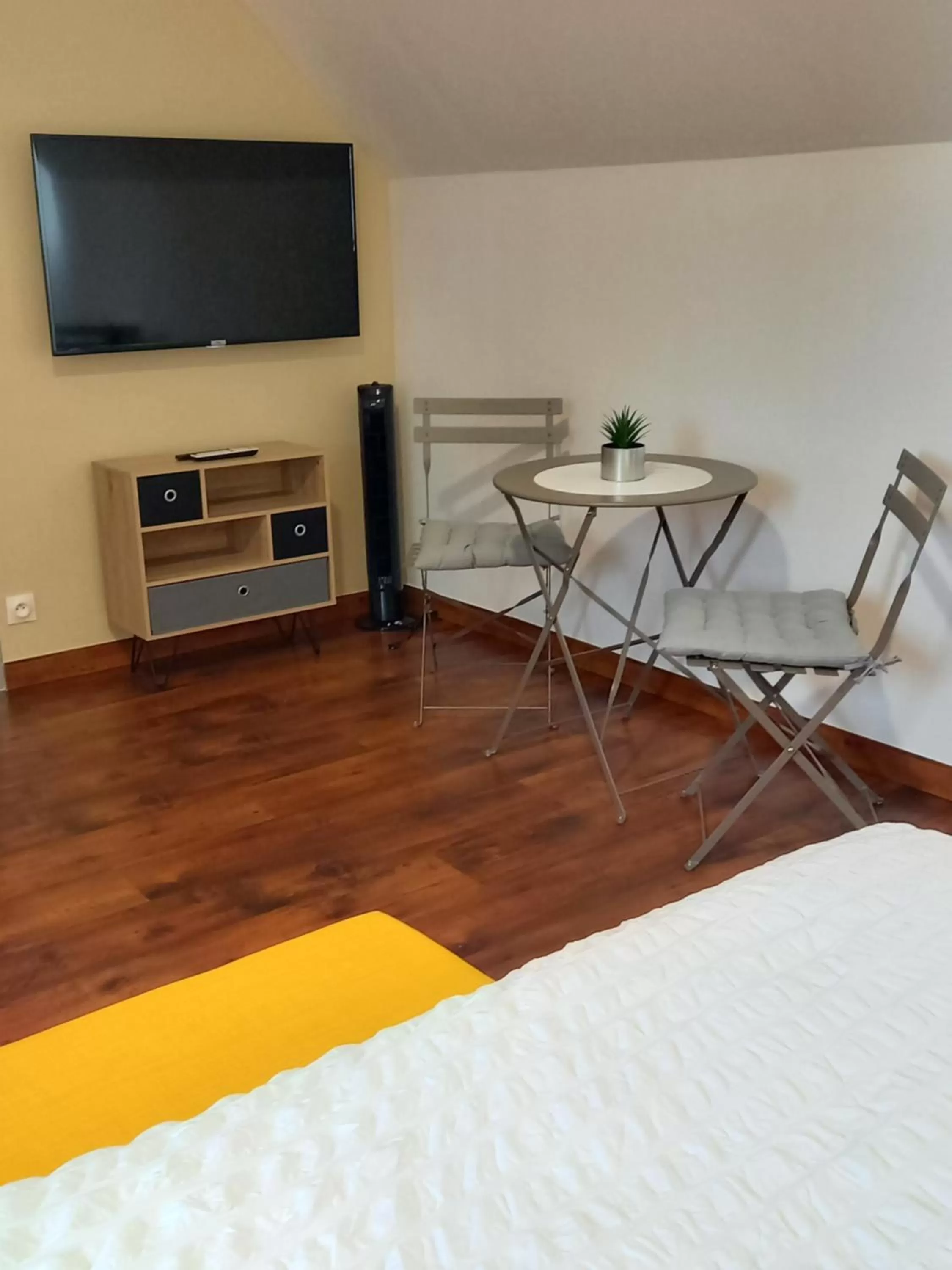 Property building in chambres et gites d'étretat