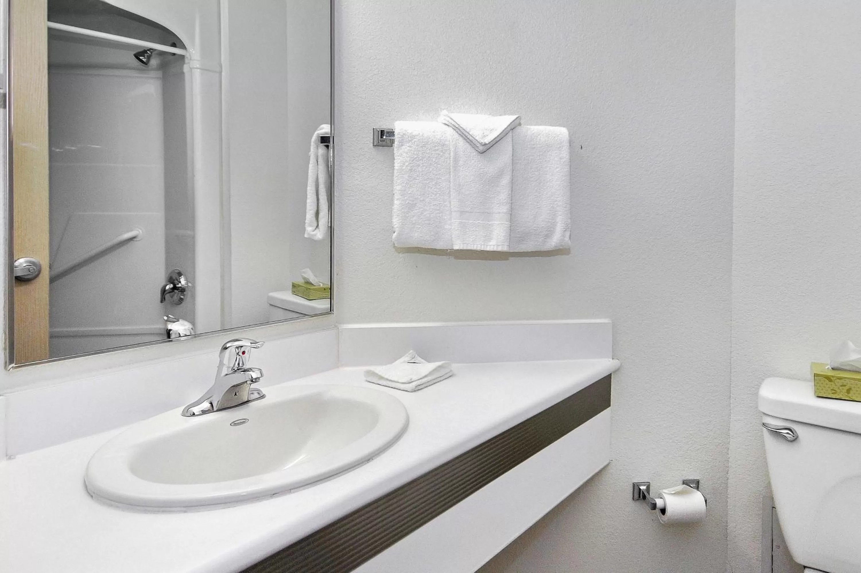 Toilet in Motel 6-Peterborough, ON