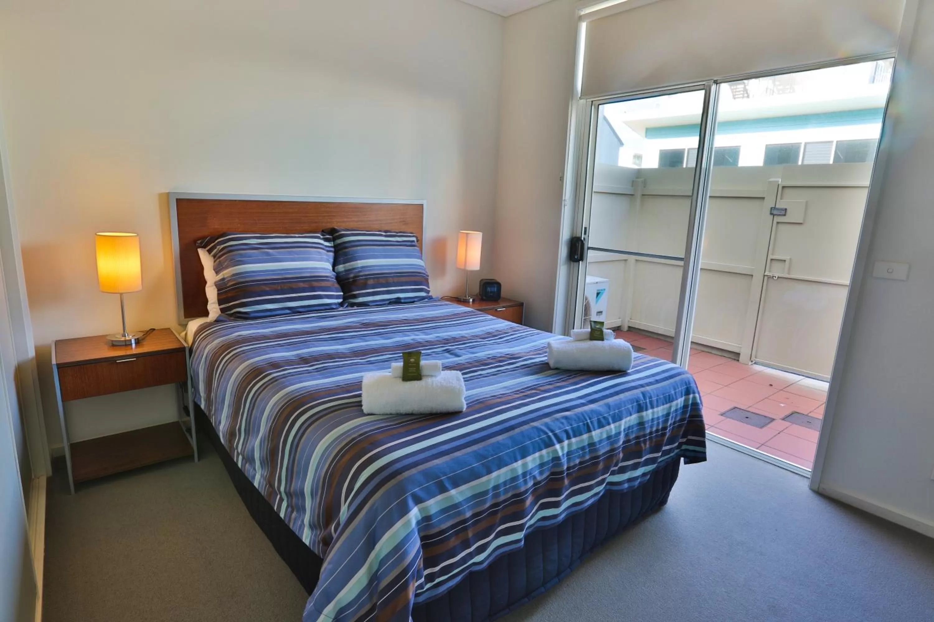 Bedroom, Bed in Lady Bay Resort