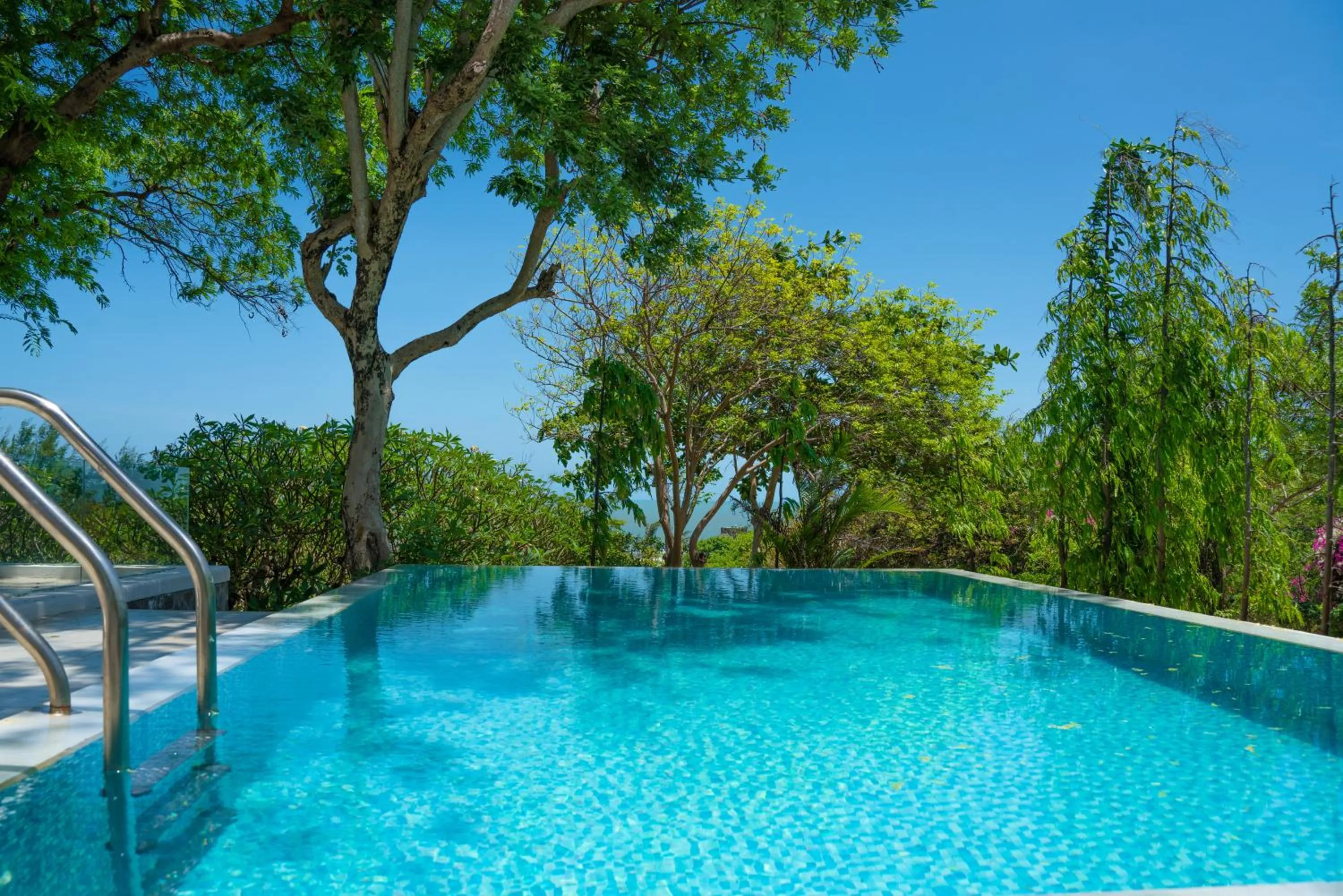 Swimming pool in Fleur de Lys Resort & Spa Long Hai