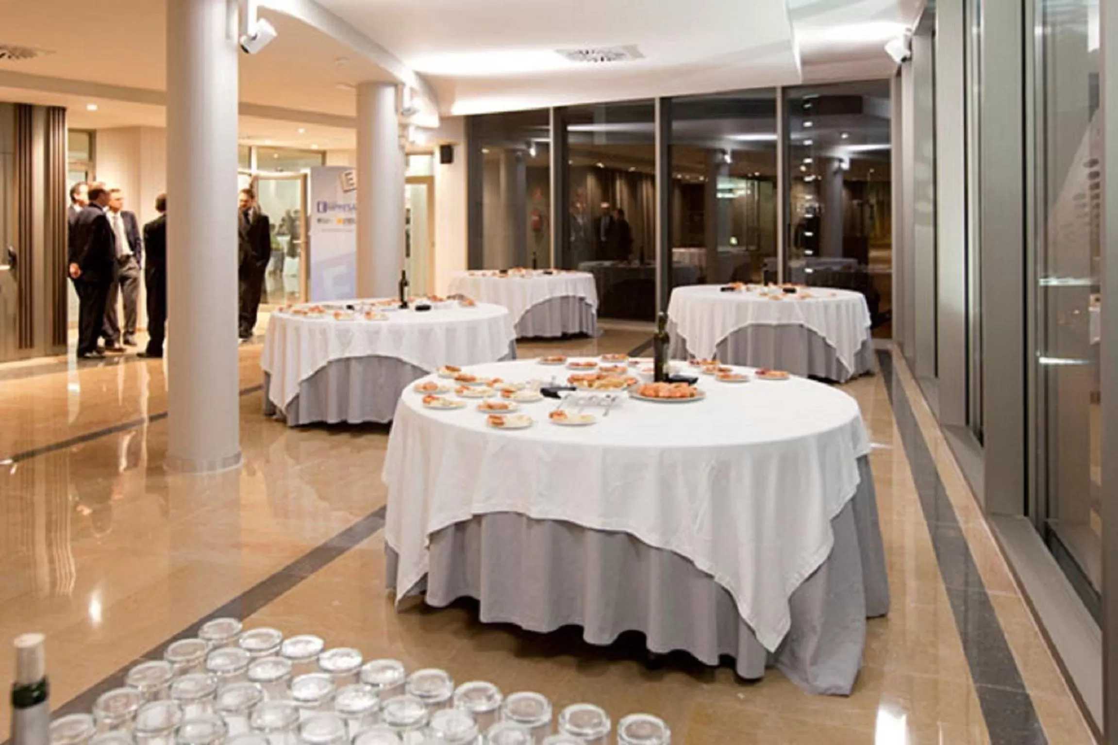 Business facilities in Hotel MasMonzon