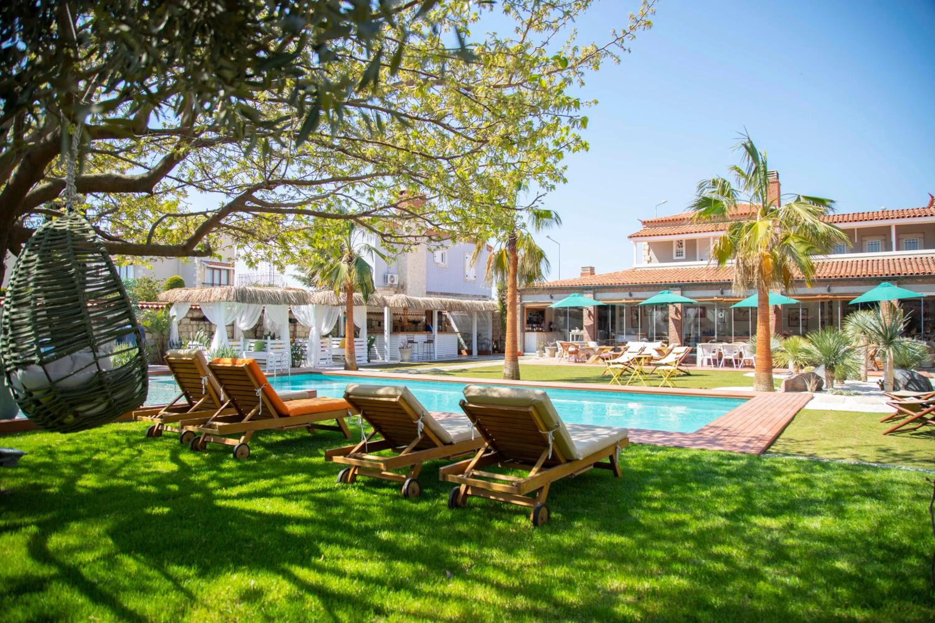 Garden, Swimming Pool in Cadde 75 Luxury Hotel - Alaçatı