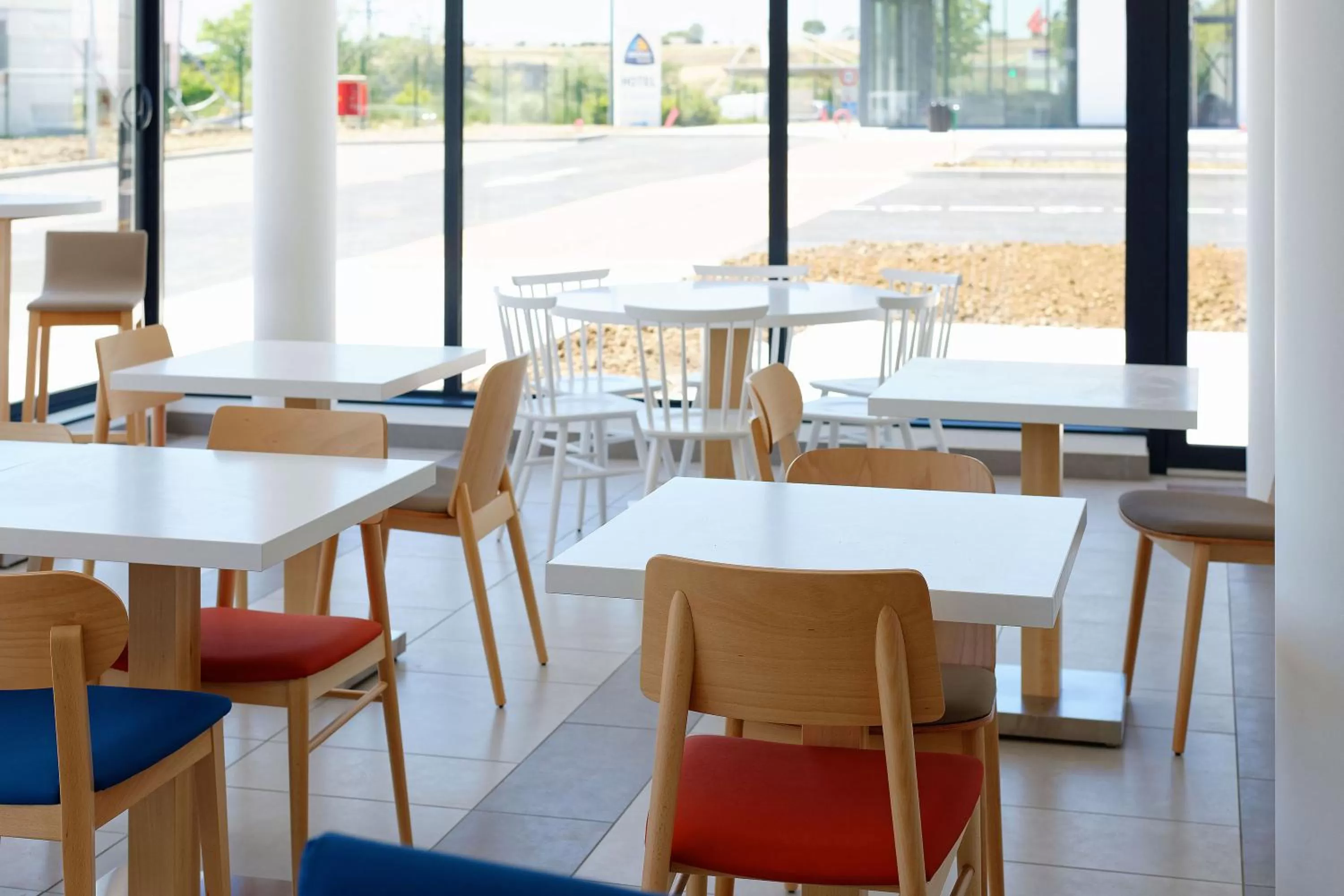 Restaurant/places to eat in Hôtel AKENA Besançon