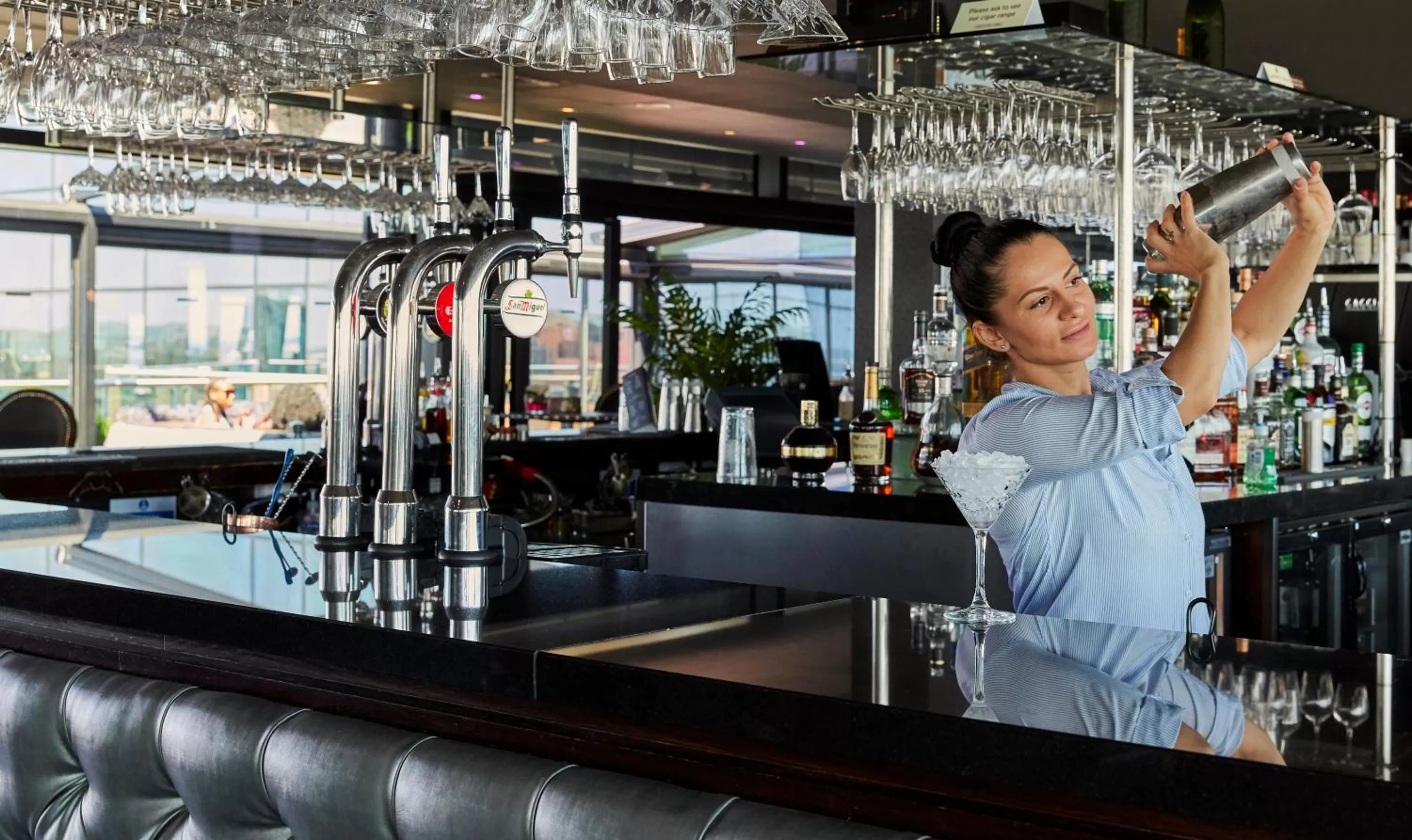 Lounge or bar in The Cube Hotel Birmingham