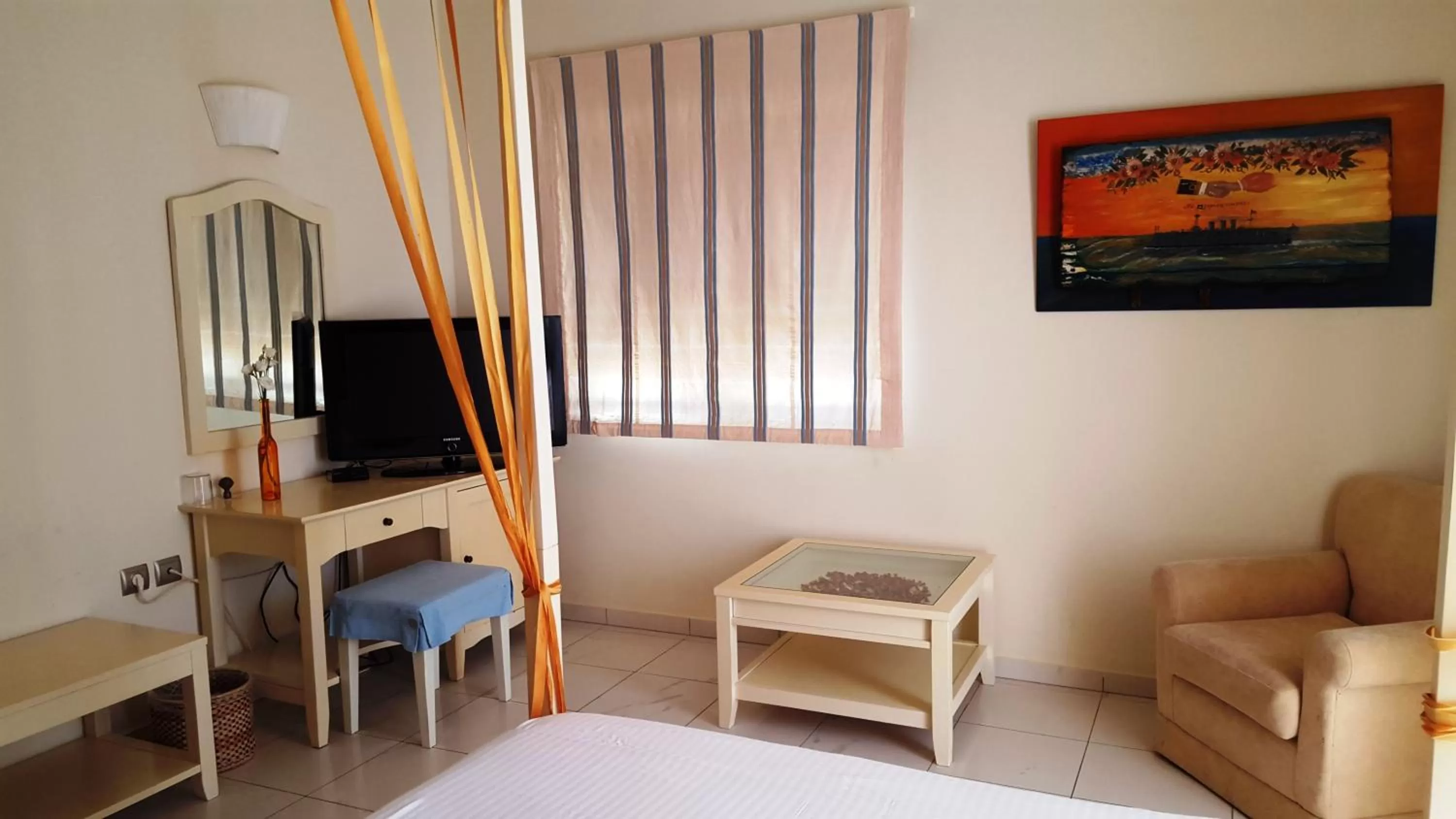 TV and multimedia in Sea Sight Boutique Hotel