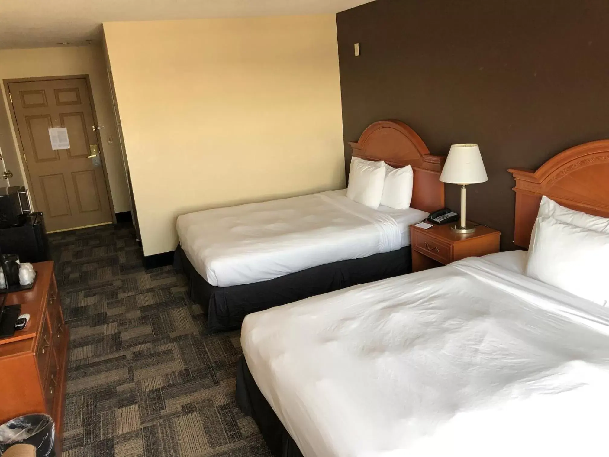 Queen Room with Two Queen Beds and Roll-In Shower - Disability Access/Non-Smoking in Country Inn & Suites by Radisson, Chicago O Hare Airport Queen Room with Two Queen Beds and Roll-In Shower - Disability Access/Non-Smoking in Country Inn & Suites by Radisson, Chicago O Hare Airport