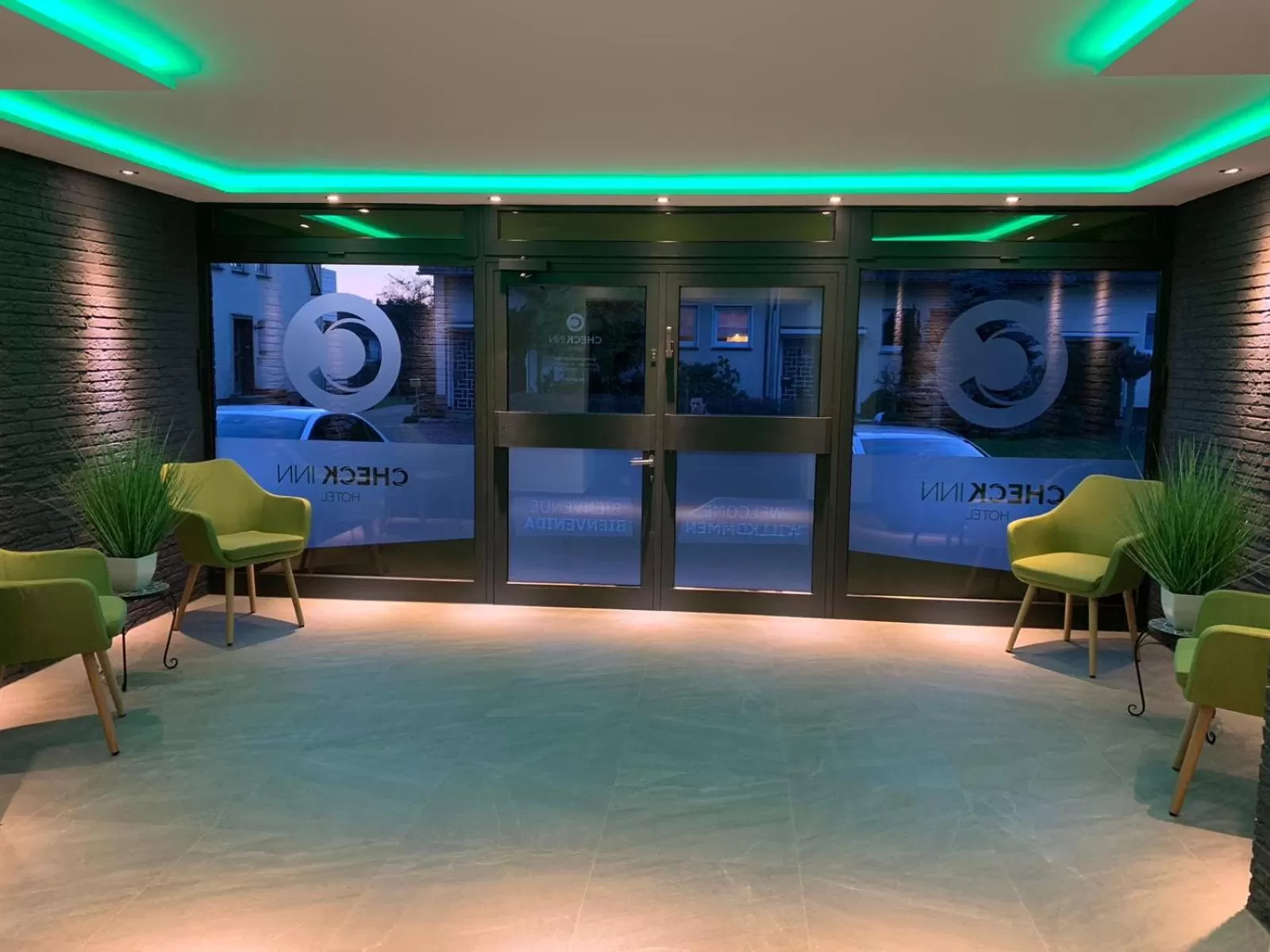 Facade/entrance in Checkinn Hotel