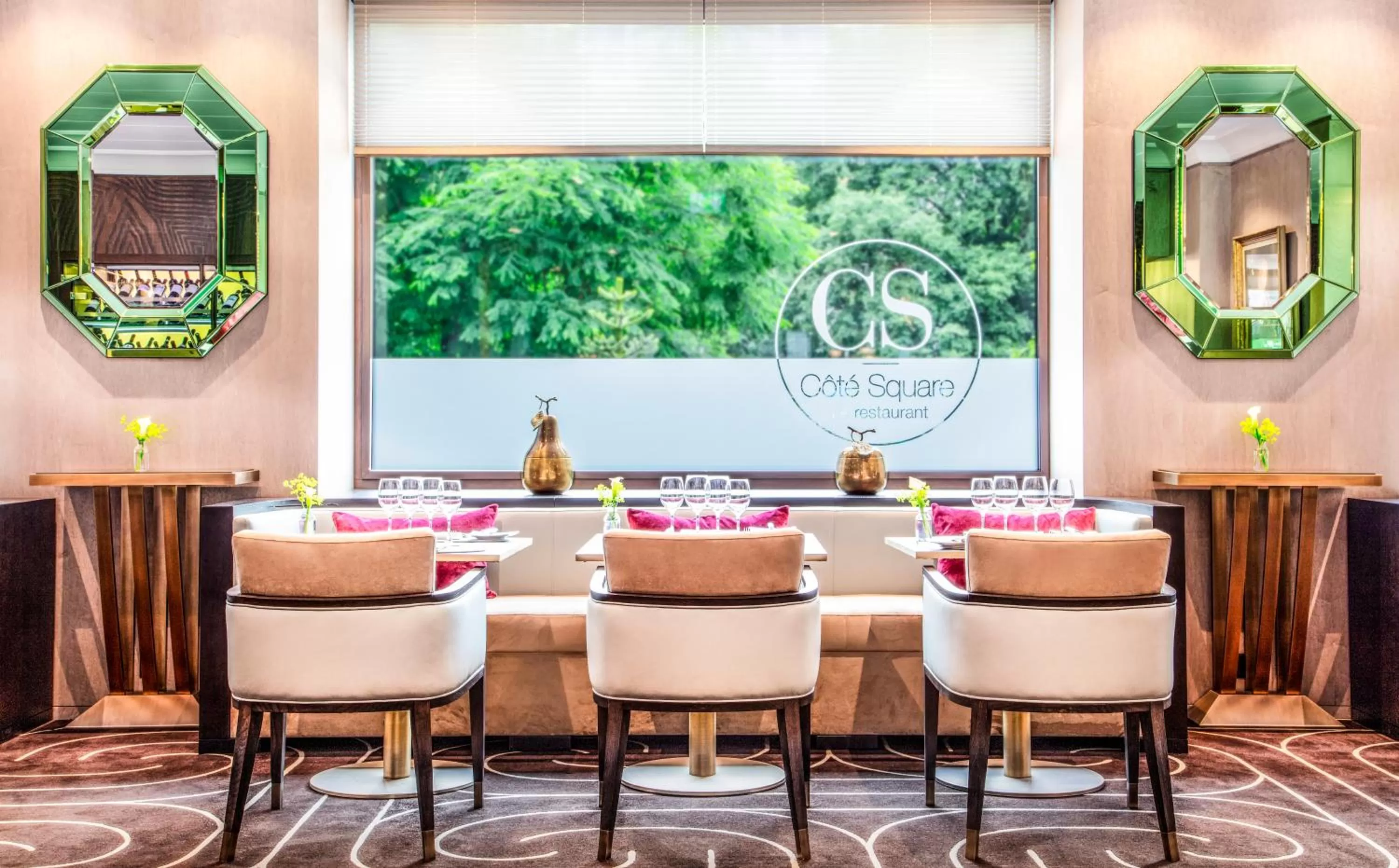 Restaurant/places to eat in Hotel Bristol